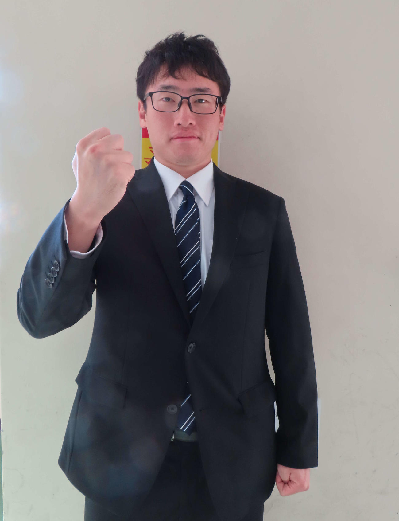 黒縁メガネが似合う花田雄飛