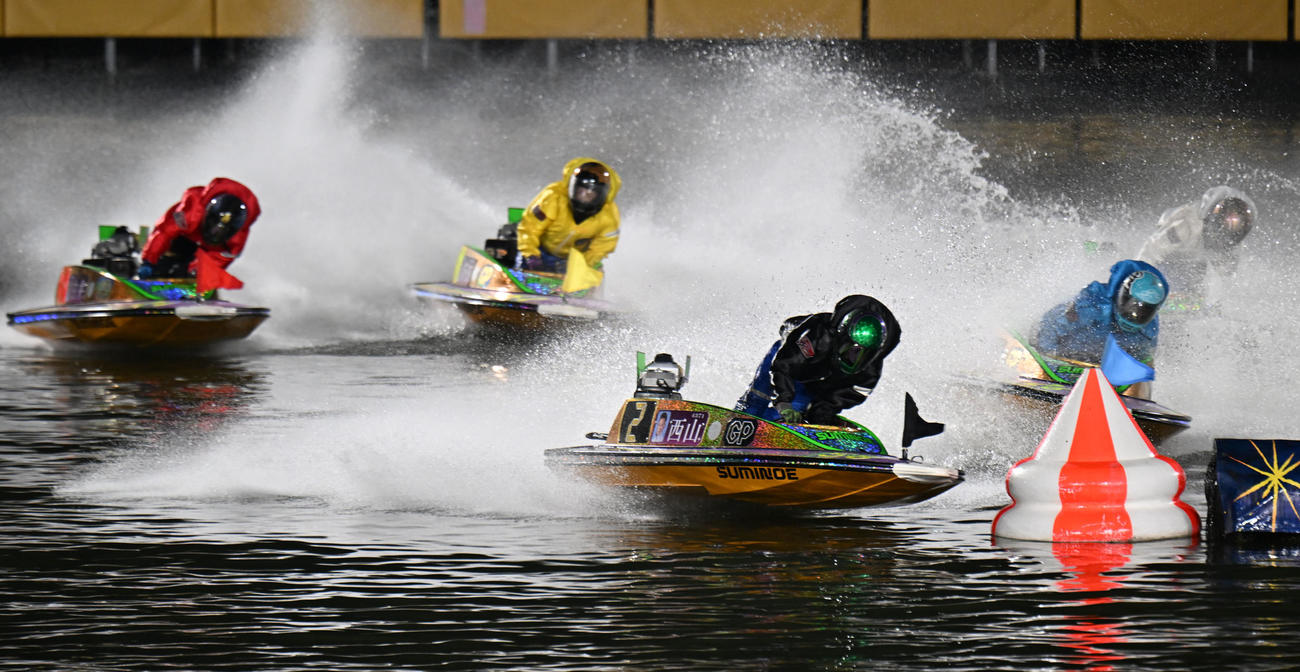 住之江11R1周目2マーク（撮影・和賀正仁）