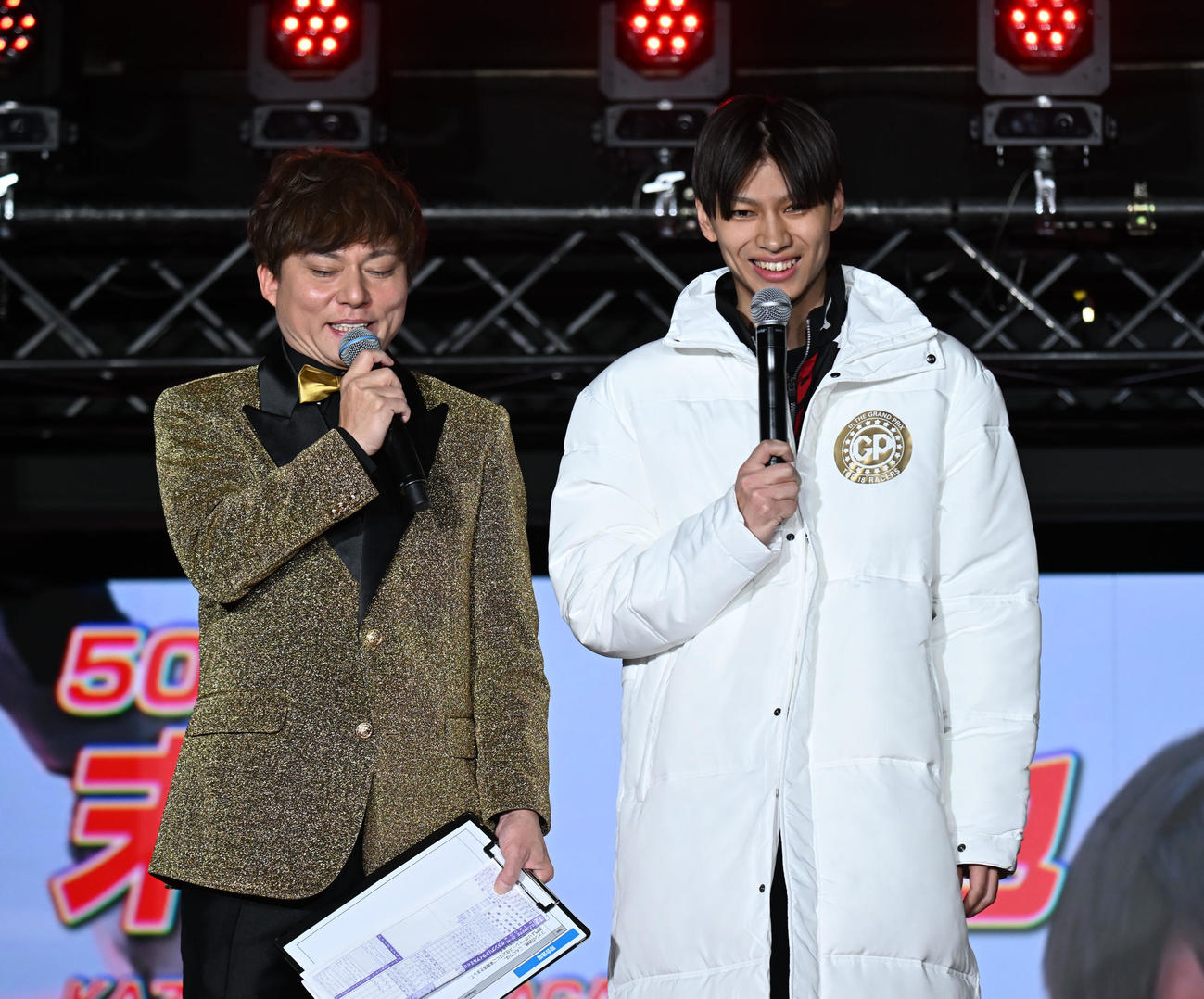 トライアル2ndの出場選手インタビューを受ける末永和也（撮影・和賀正仁）