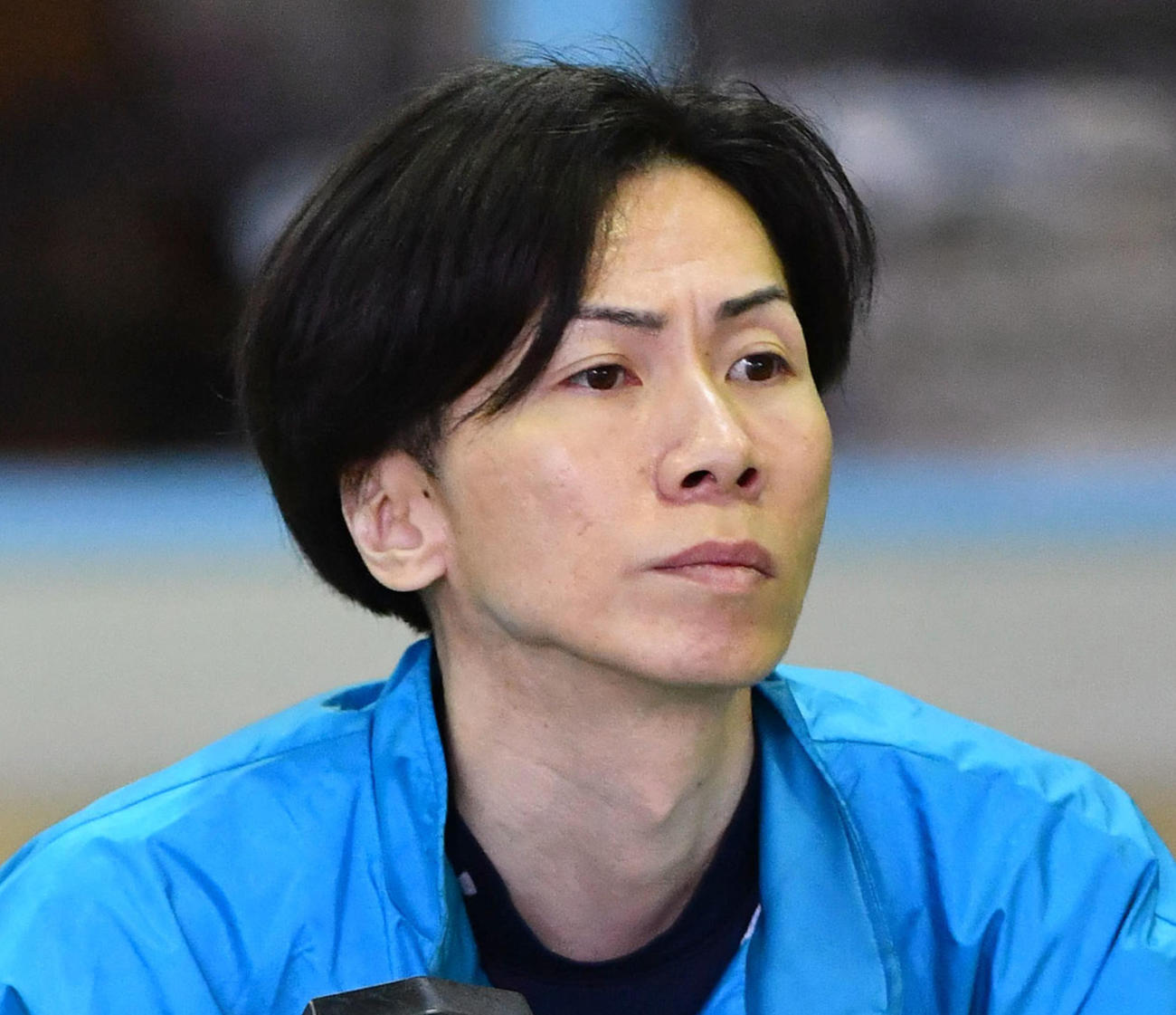 岡崎恭裕（2025年4月撮影）