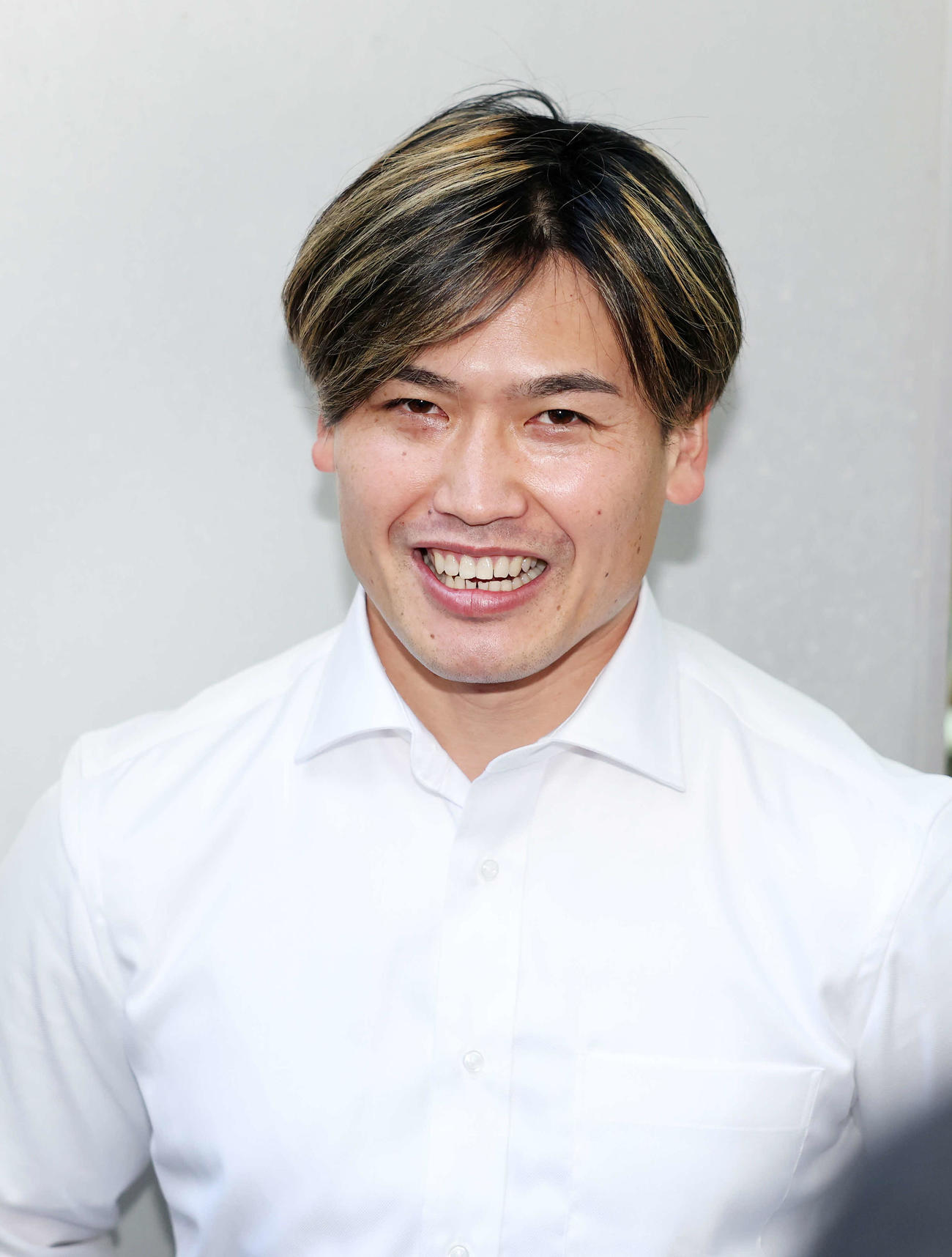 報道陣の質問に答える阿部（撮影・鈴木正人）