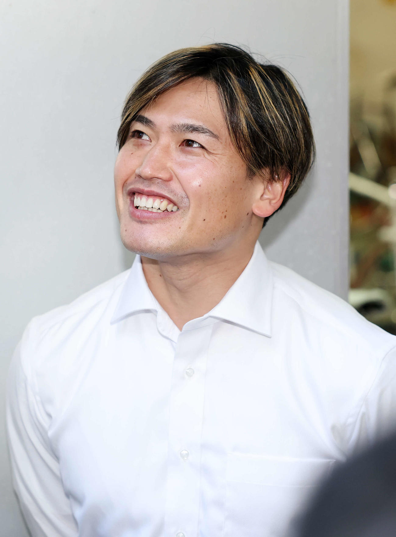 報道陣の質問に答える阿部（撮影・鈴木正人）