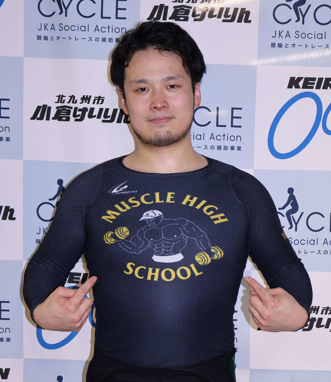 予選で勝利した久保光司が子育て資金の貯蓄へ意欲をみせた