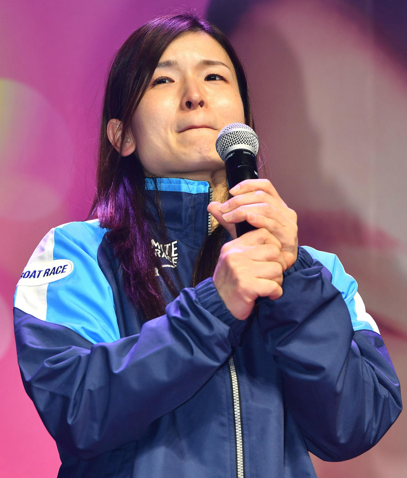 G3・QCシリーズの表彰式で涙ぐむ若狭奈美子（撮影・岩下翔太）
