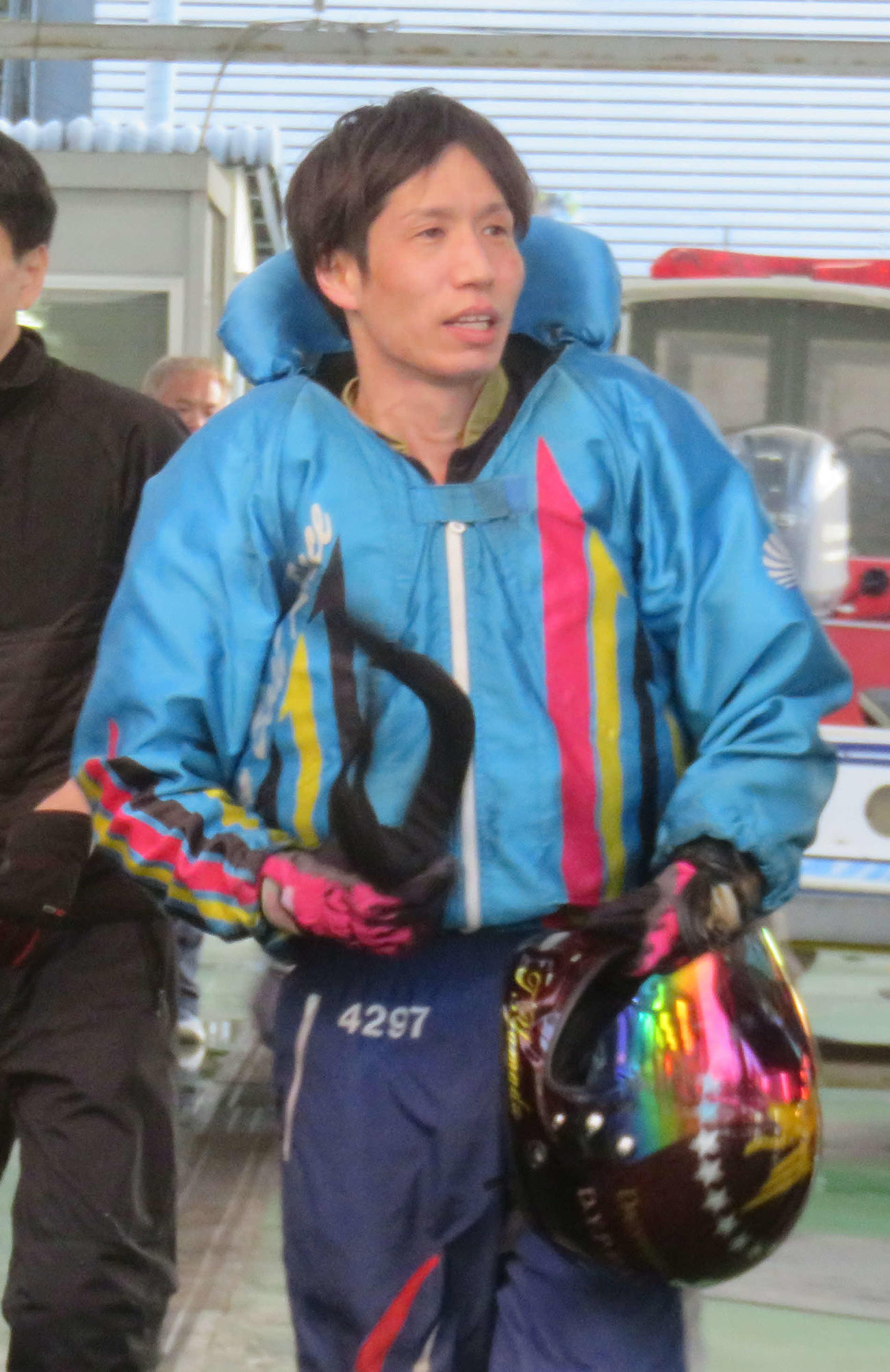 山田哲也は伝家の宝刀4カドまくりで12R東京ベイ選抜を快勝