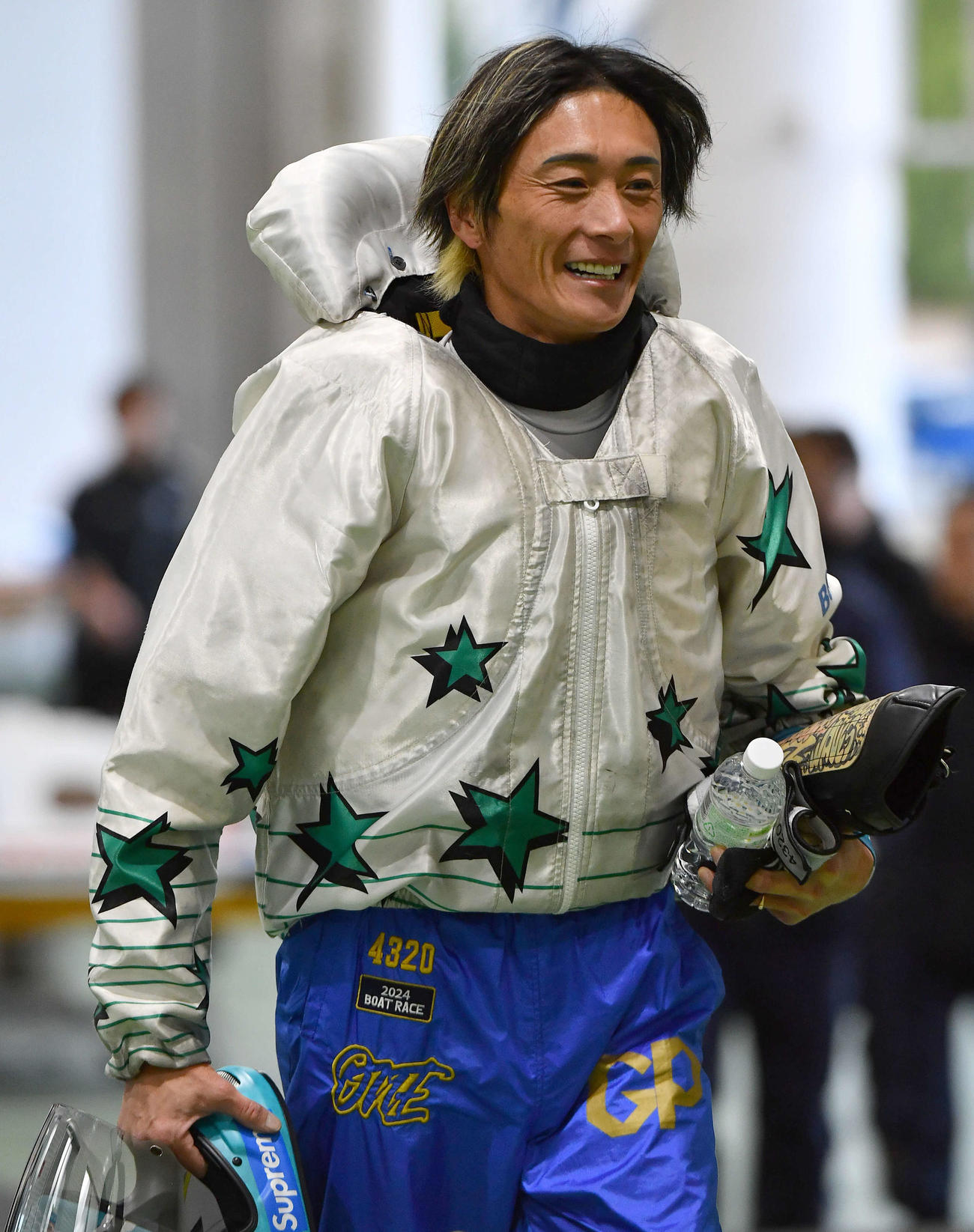 G1全日本王座決定戦3日目　12Rの勝利インタビューを終えて引き揚げる4320峰竜太（撮影・岩下翔太）