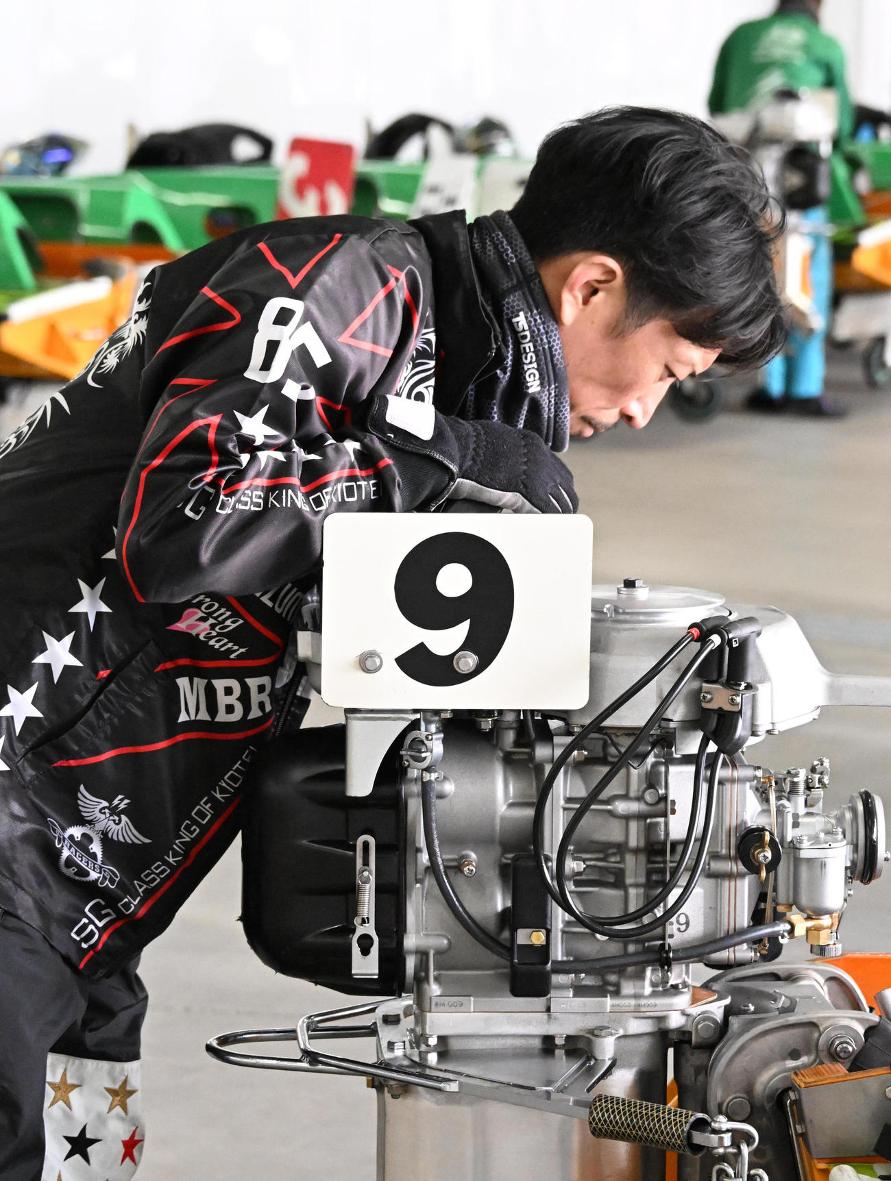 エース格の９号機は森高一真の手に（撮影・石井愛子）