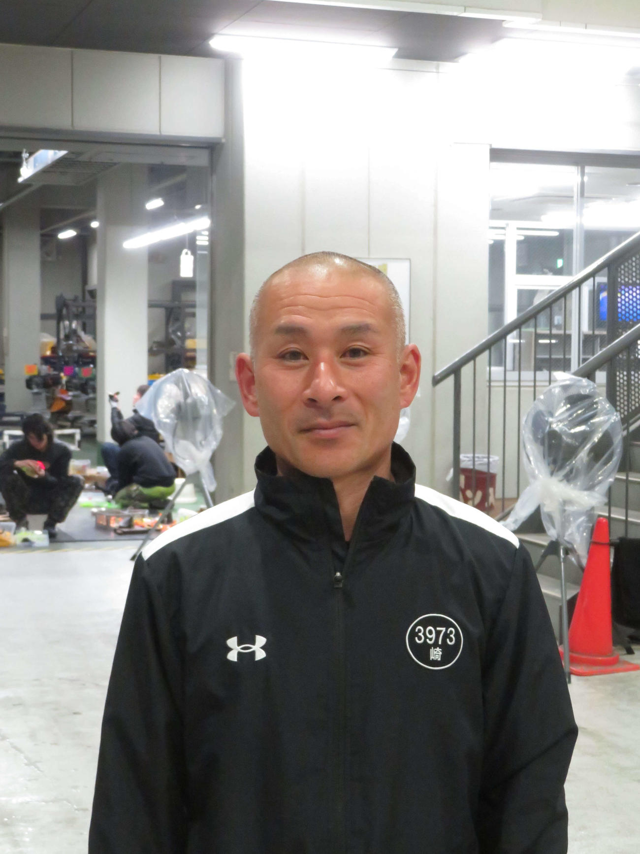 力強いレース足で初日連勝を飾った崎利仁