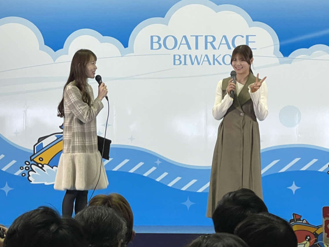 トークショーを行った井上遥妃（右）