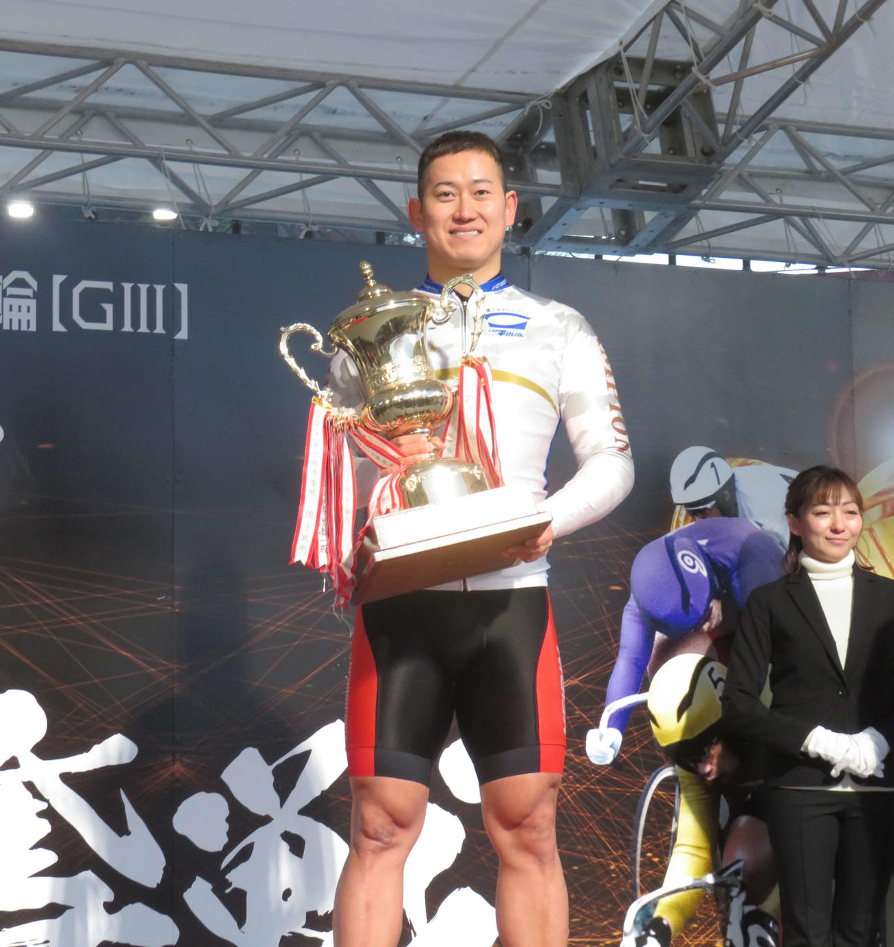 完全Vを飾った脇本雄太