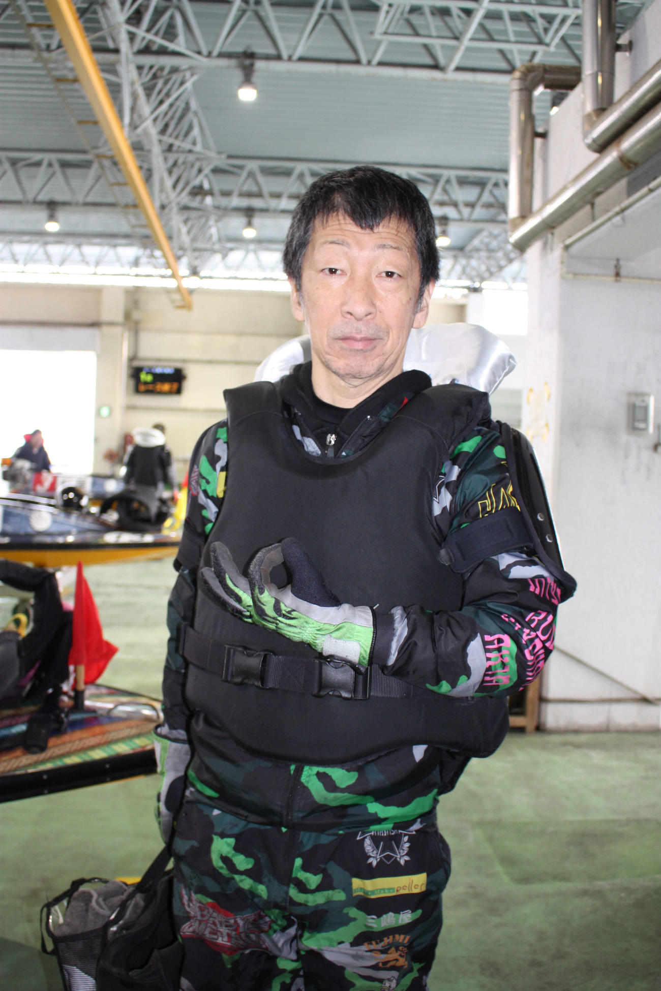 平石和男が「頑張って埼玉」のポーズで今節の活躍を誓う
