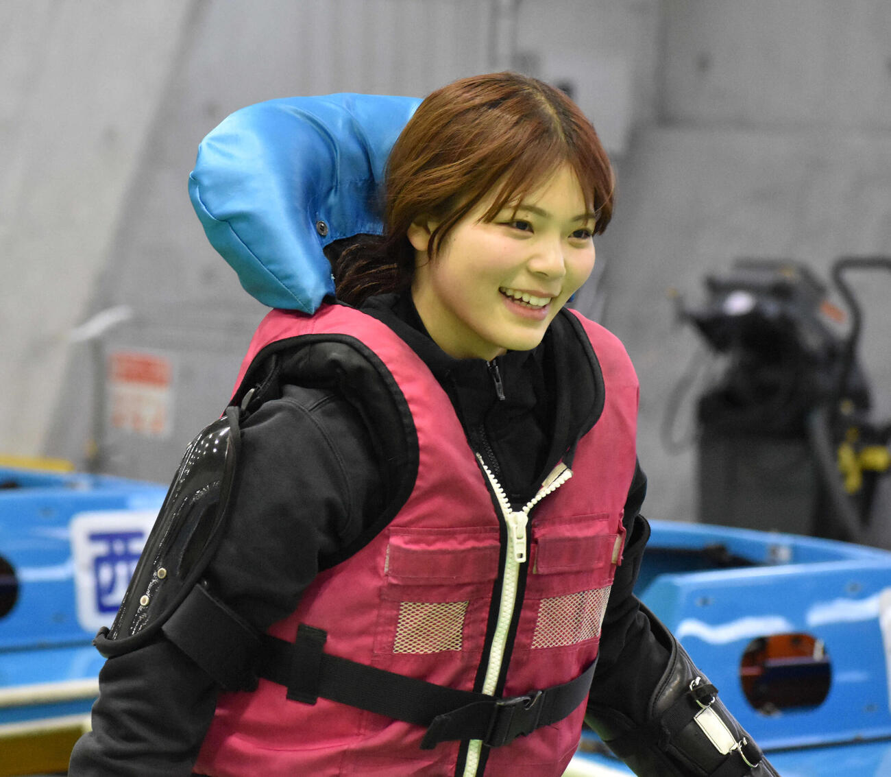 常にピットでは笑顔の井上遥妃