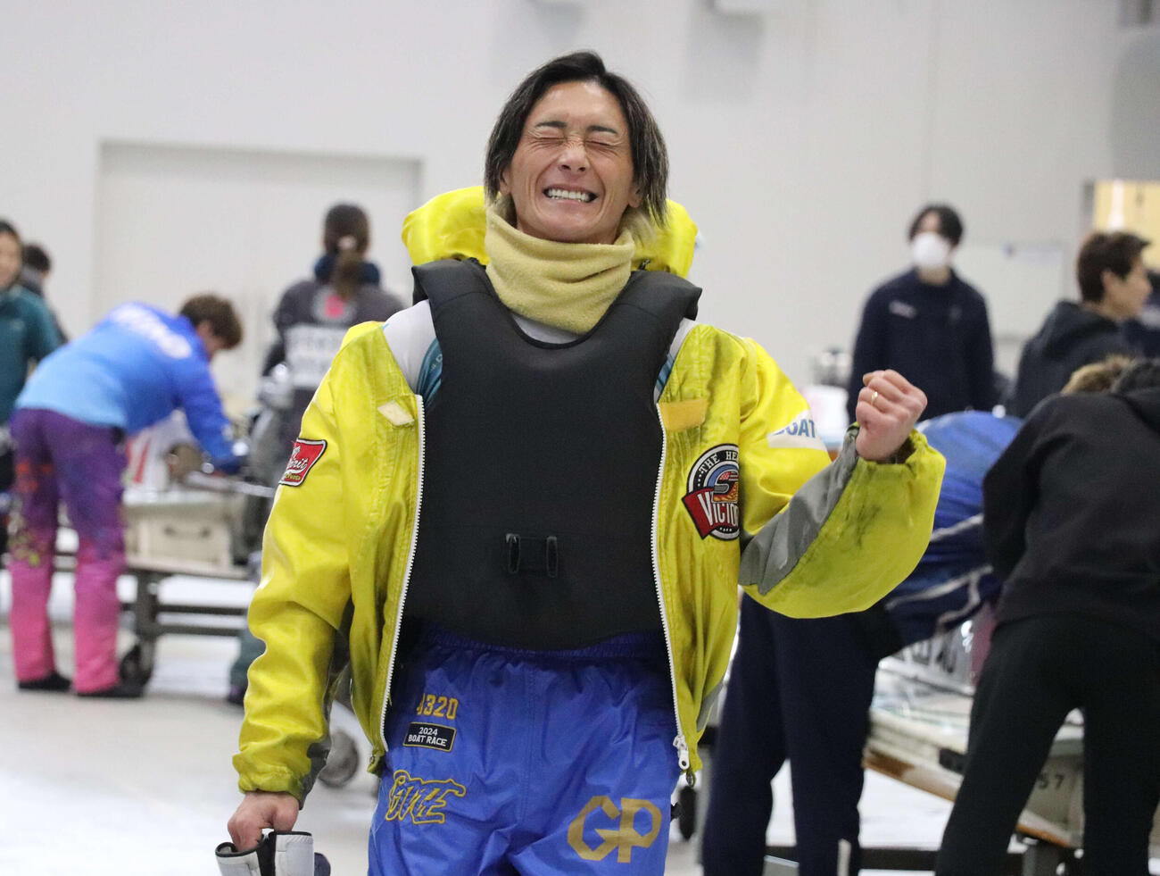 今節初勝利にガッツポーズの峰竜太