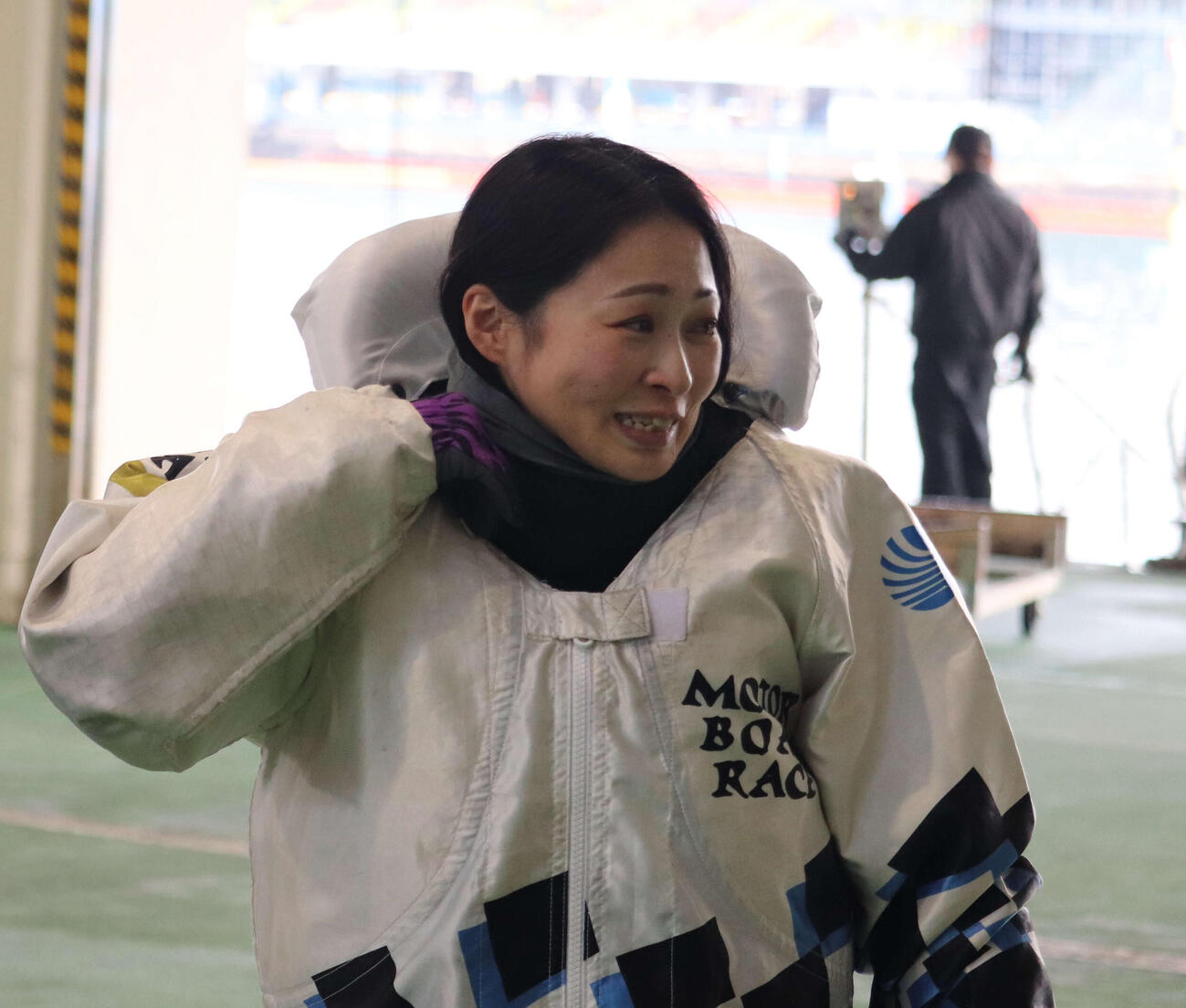 土屋実沙希が2日目10Rを逃げ切り、笑顔でピットに引き上げた