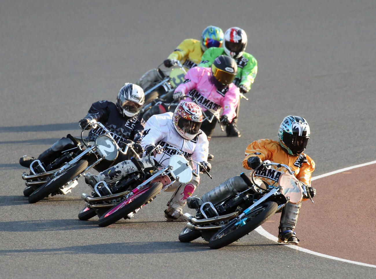準決勝戦12R、1着鈴木圭一郎（7）、2着佐藤摩弥（1）、3着伊藤信夫（2）（撮影・柴田隆二）