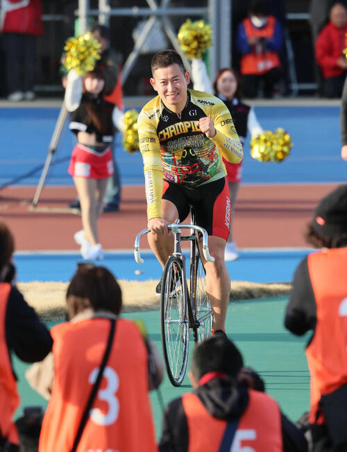 競輪】脇本雄太が番手まくりで連覇「万全じゃない中で近畿のみんなに