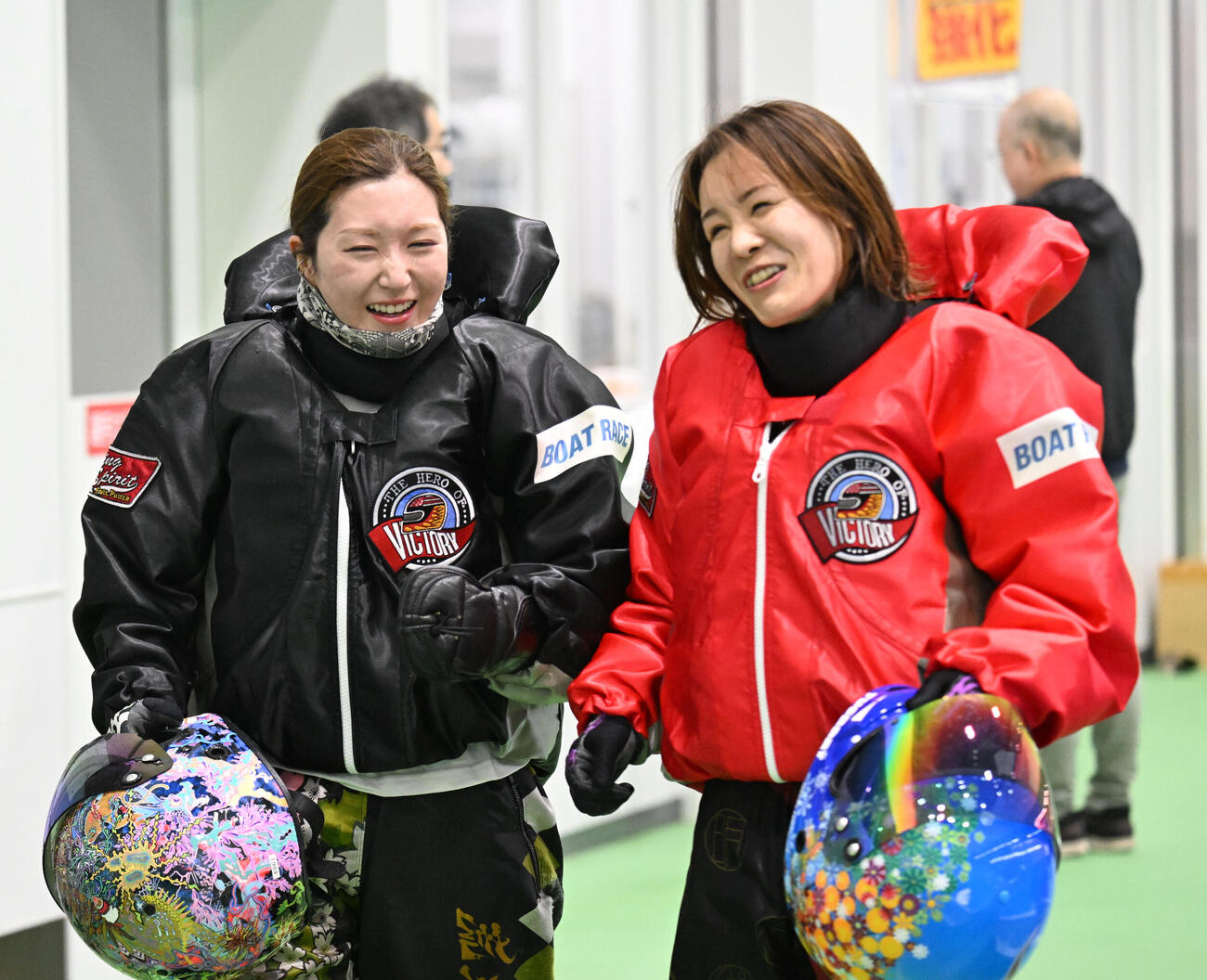 前田紗希（右）と西橋奈未（撮影・和賀正仁）