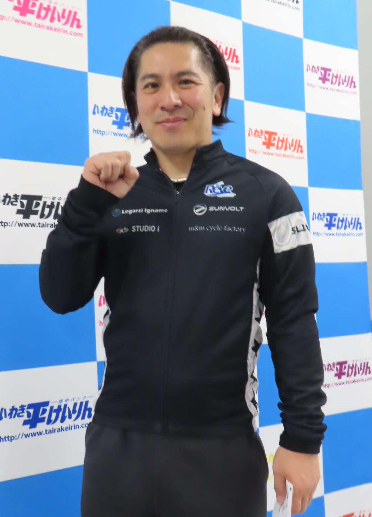 皿屋豊が当地攻略へ自信をのぞかせる（撮影・野島成浩）