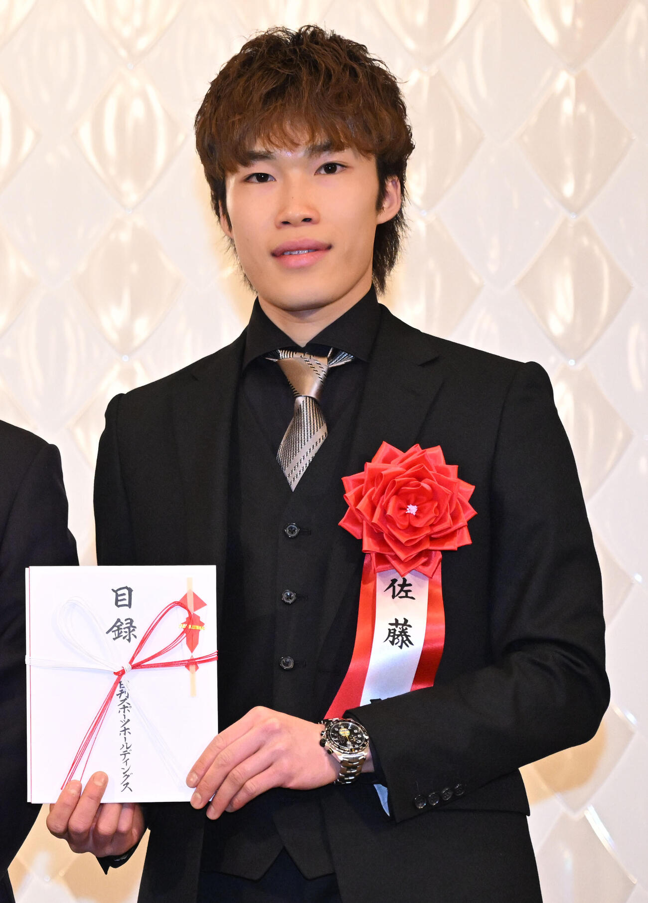 第38回オートレース年間三賞表彰式で、敢闘賞を受賞した佐藤励（撮影・千葉一成）