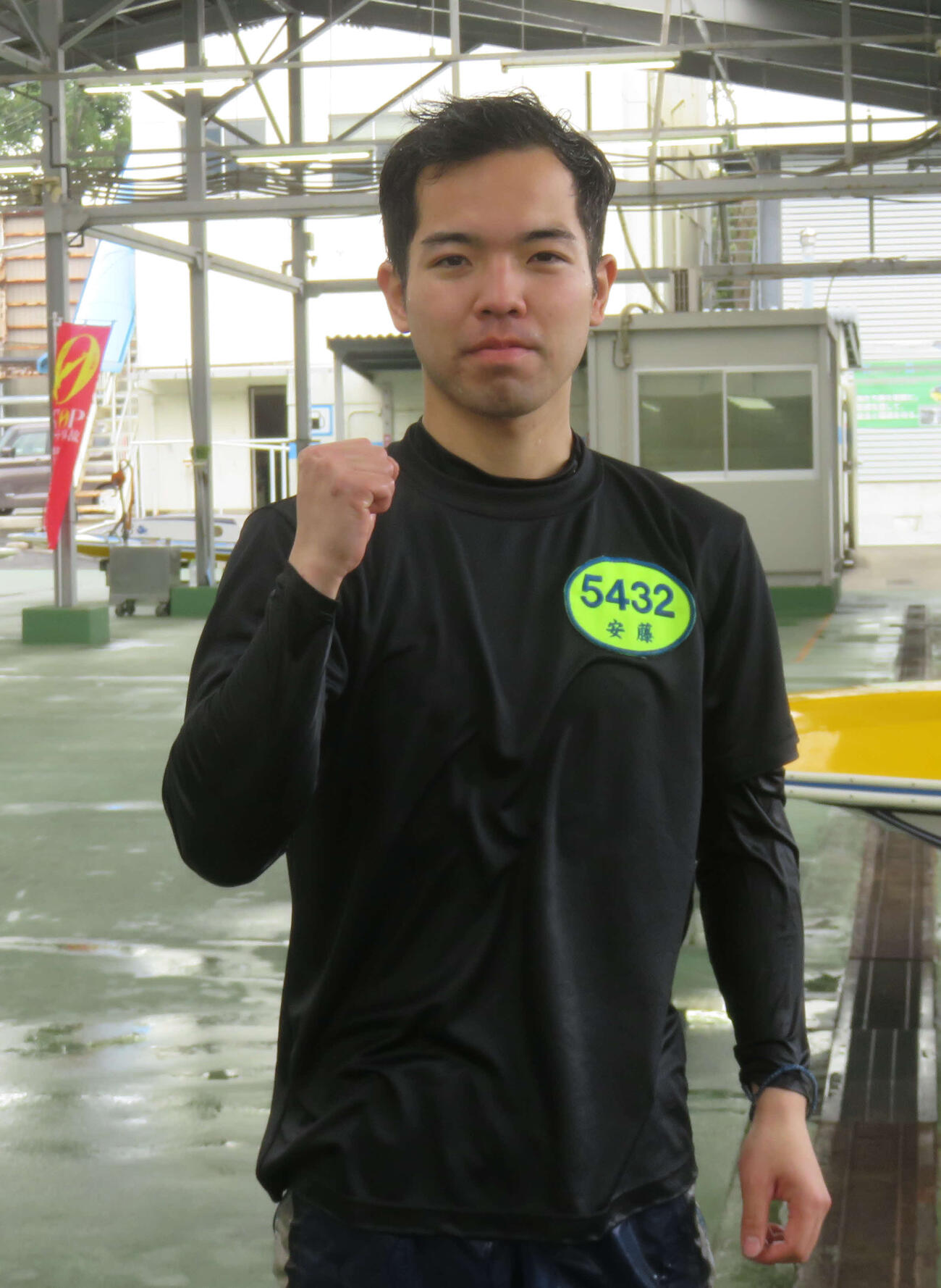 安藤瑠希が5Rをまくり差し勝利で水神祭、活気のガッツポーズを見せた