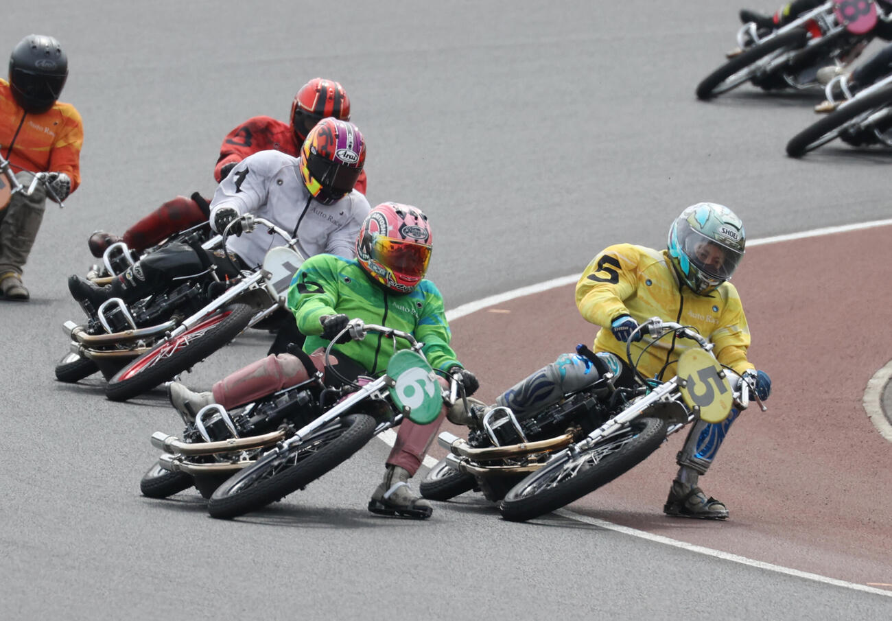 準々決勝戦5R、1着平田雅崇（5）、2着有吉辰也（6）、3着栗原佳祐（1）（撮影・柴田隆二）