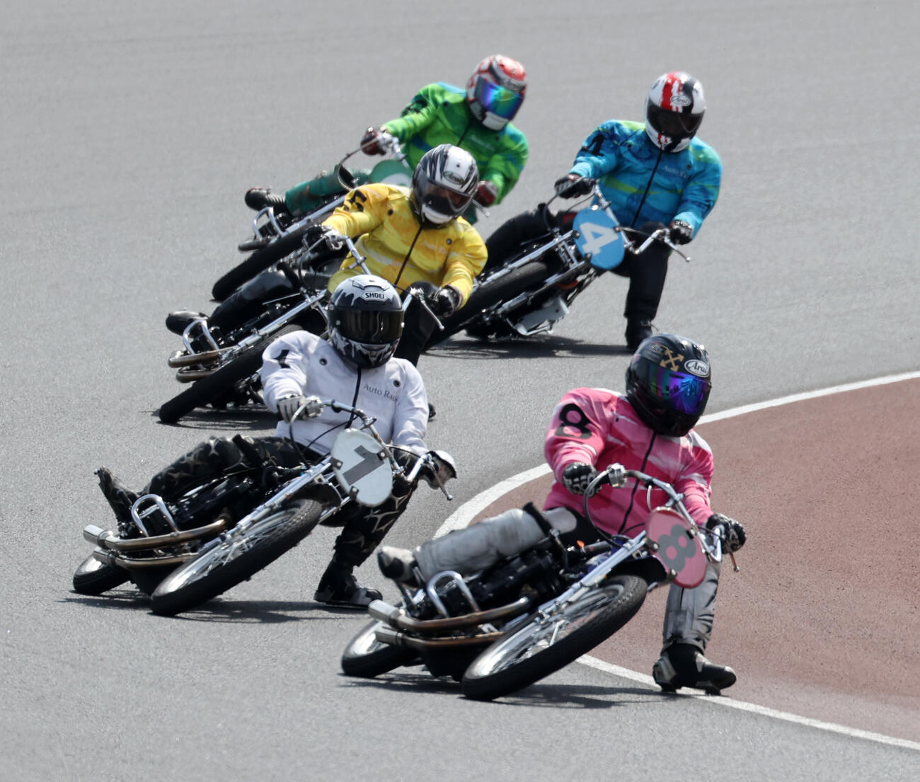 準々決勝戦6R、1着長田稚也（8）、2着森且行（1）、3着伊藤信夫（5）（撮影・柴田隆二）
