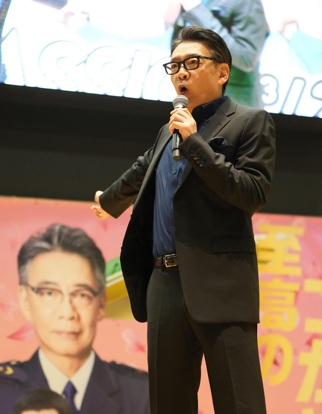 第61回ボートレースクラシック「第6日・優勝戦」　7R終了後にトークショーを行う生瀬勝久（撮影・森本幸一）