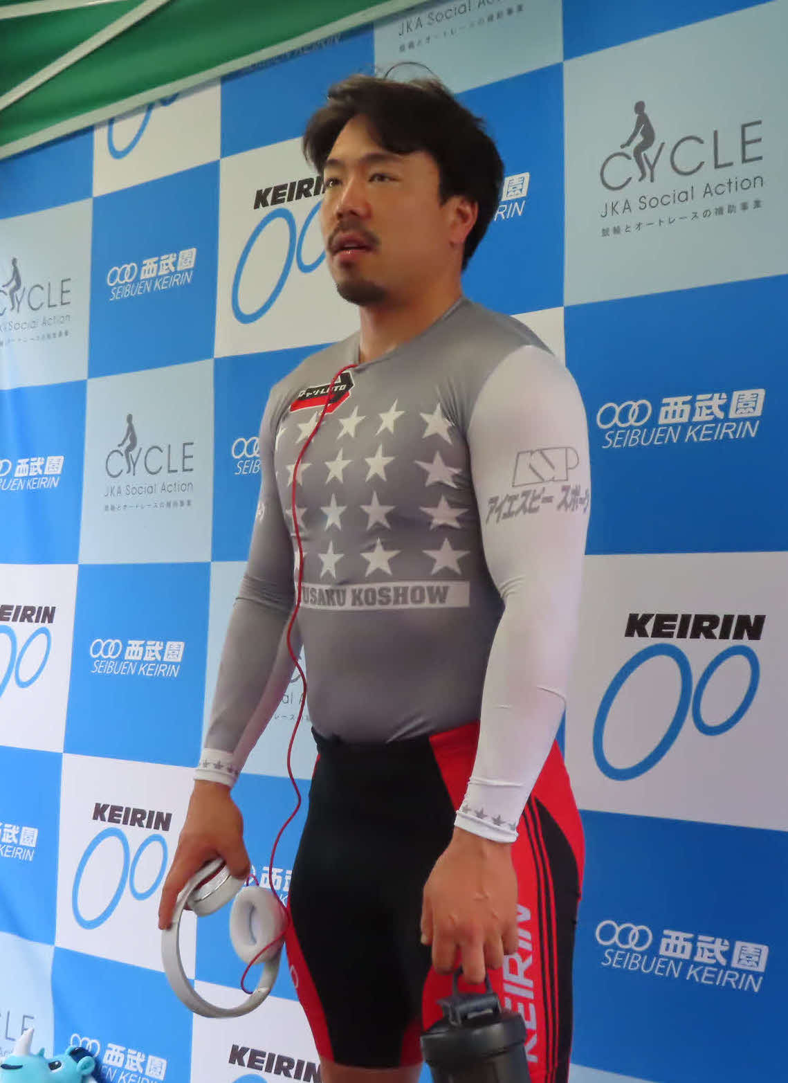 準決へ気合を入れ直す古性優作（撮影・野島成浩）