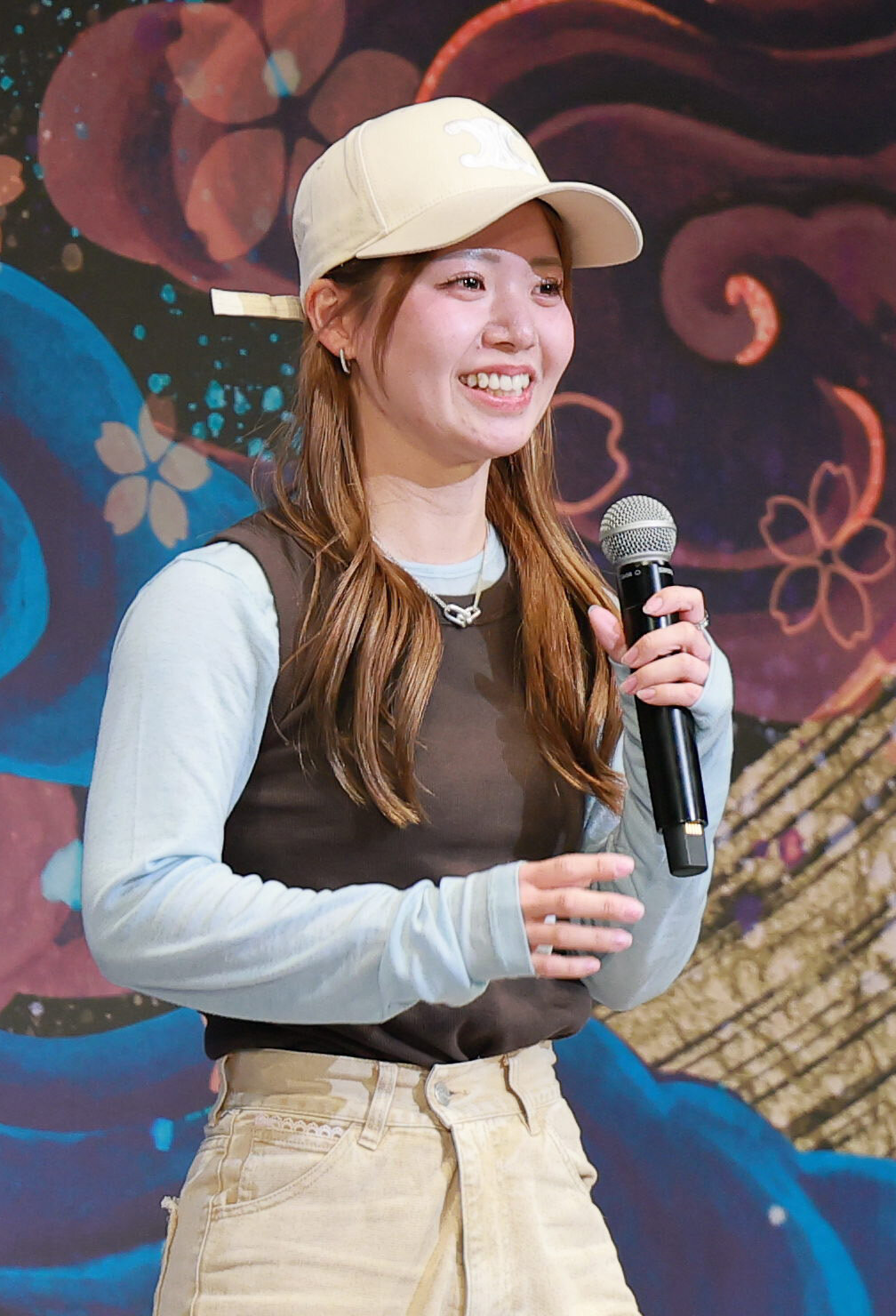 第27回マスターズチャンピオンシップ　トークショーする川井萌（撮影・上山淳一）