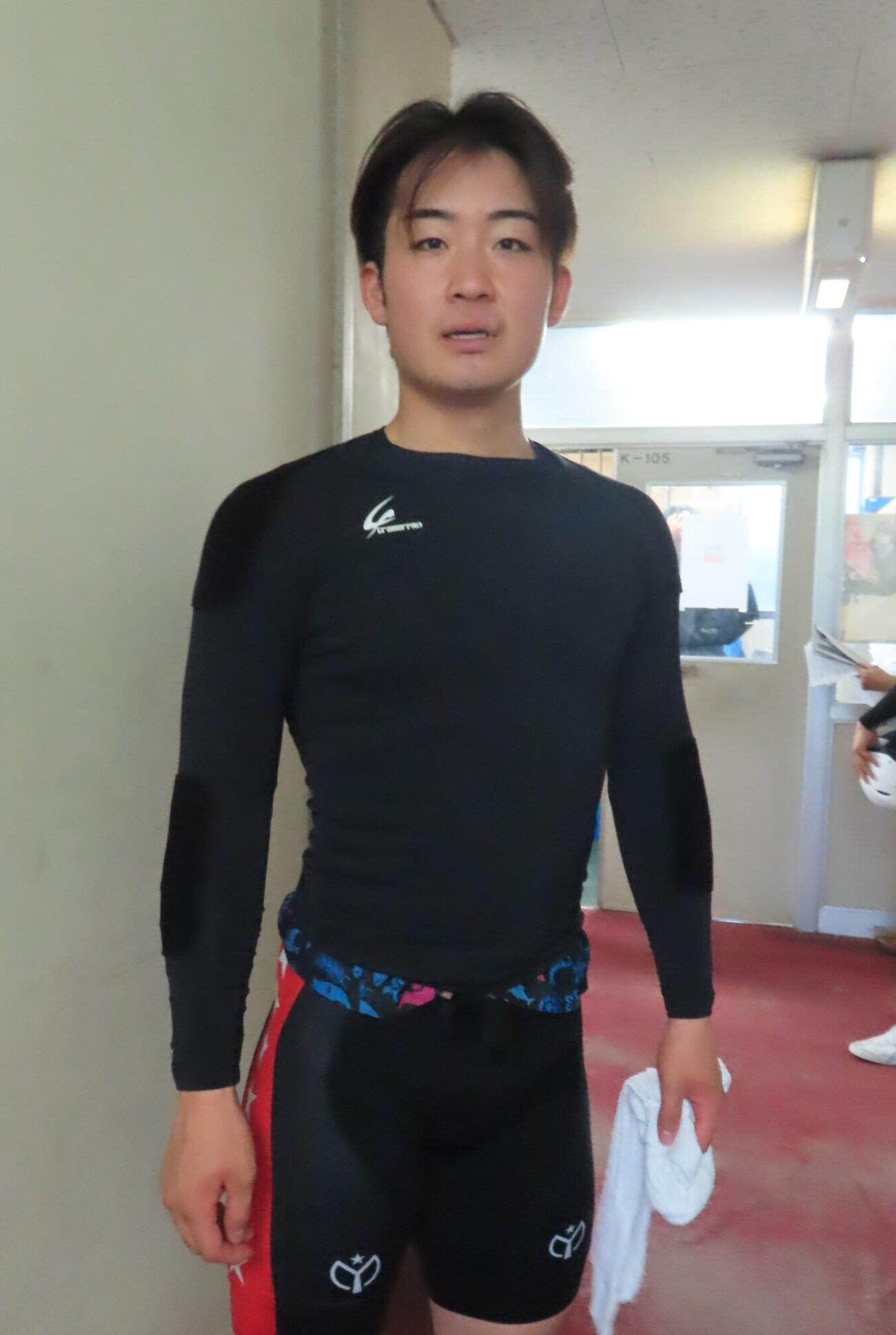 山崎歩夢は白星スタートもレース内容に不満を漏らした