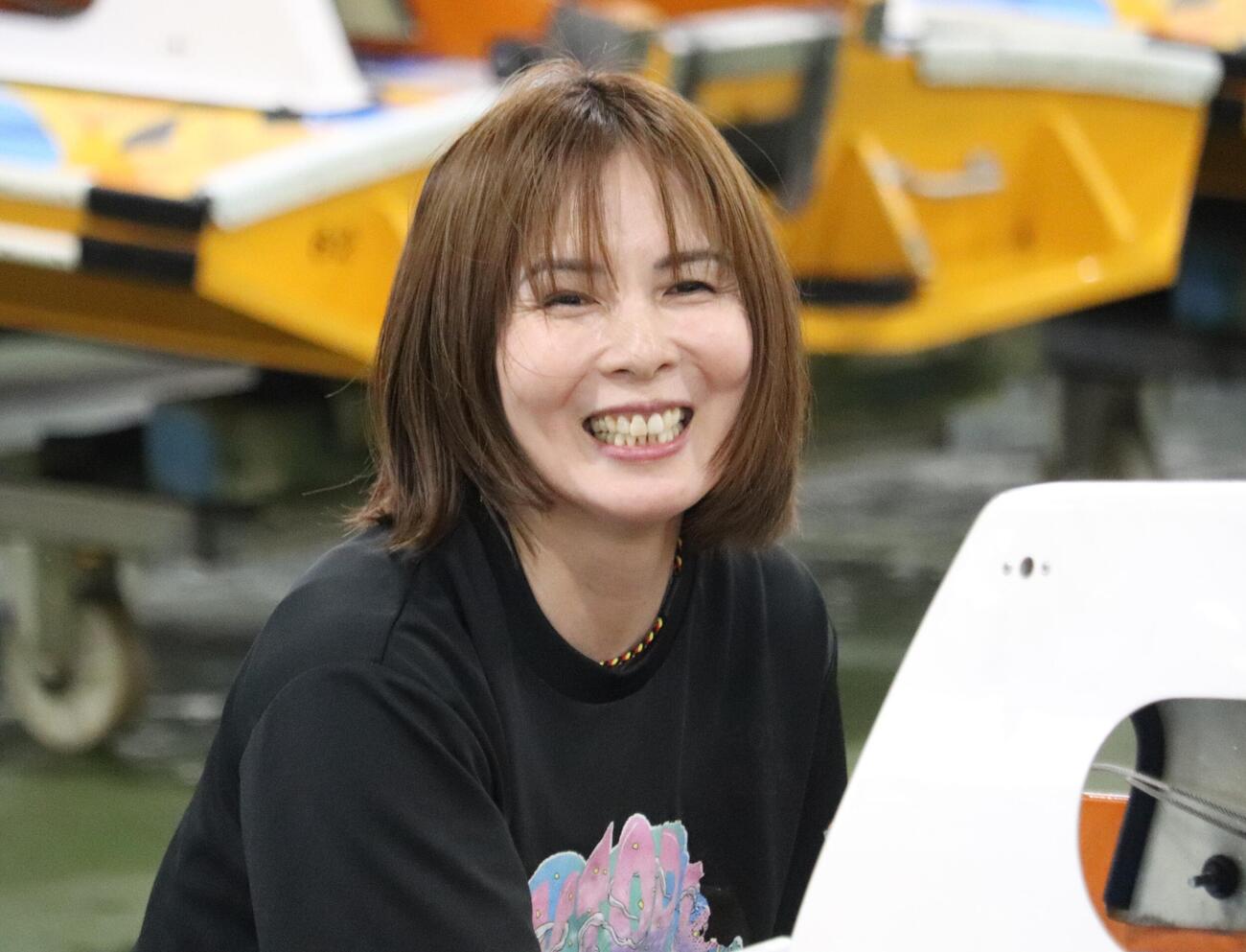 4日目11Rを勝った堀之内紀代子にカメラを向けると、この笑顔