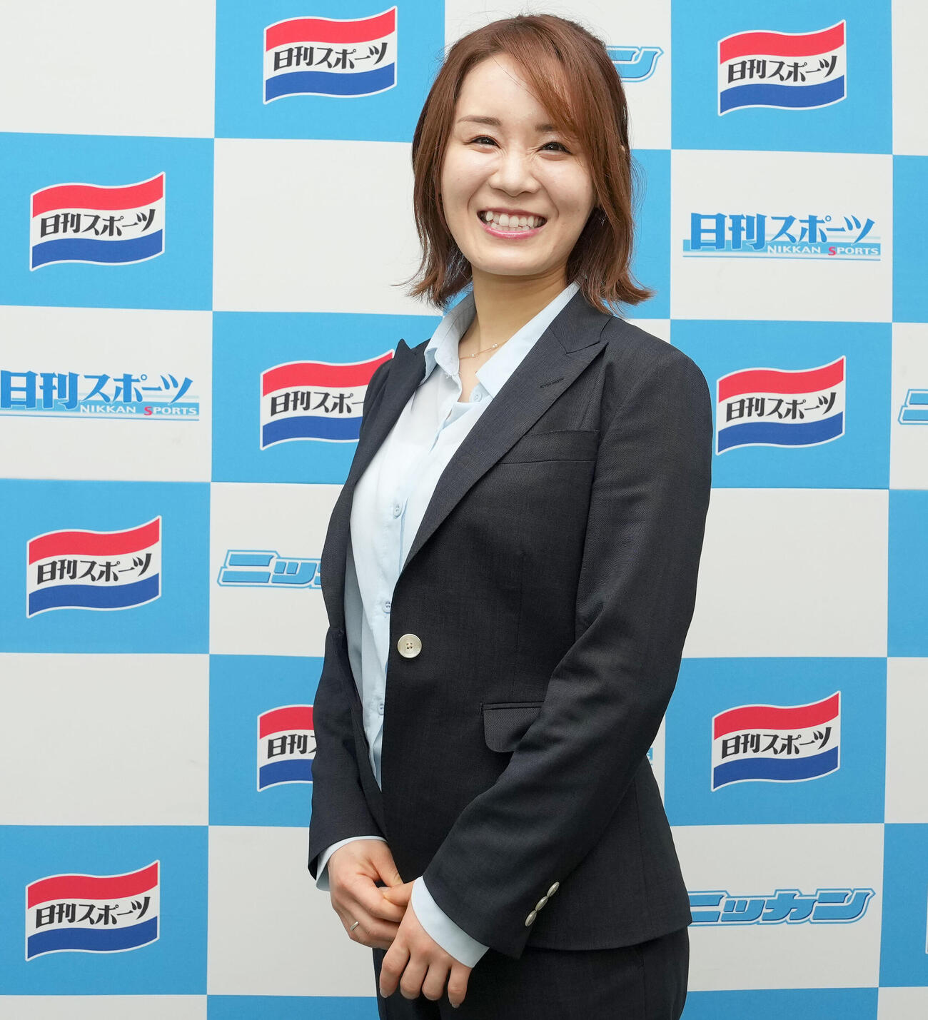 「がんばります！」笑顔を見せる前田紗希選手（撮影・たえ見朱実）