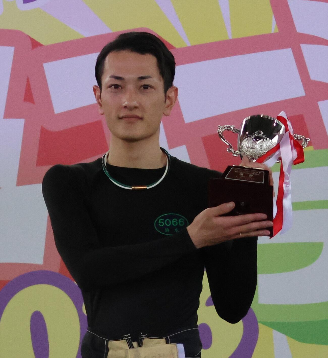 優勝戦は鈴木孝明がパワフル逃げ。今年2度目、尼崎では初Vをつかみ取った（撮影・北條直治）