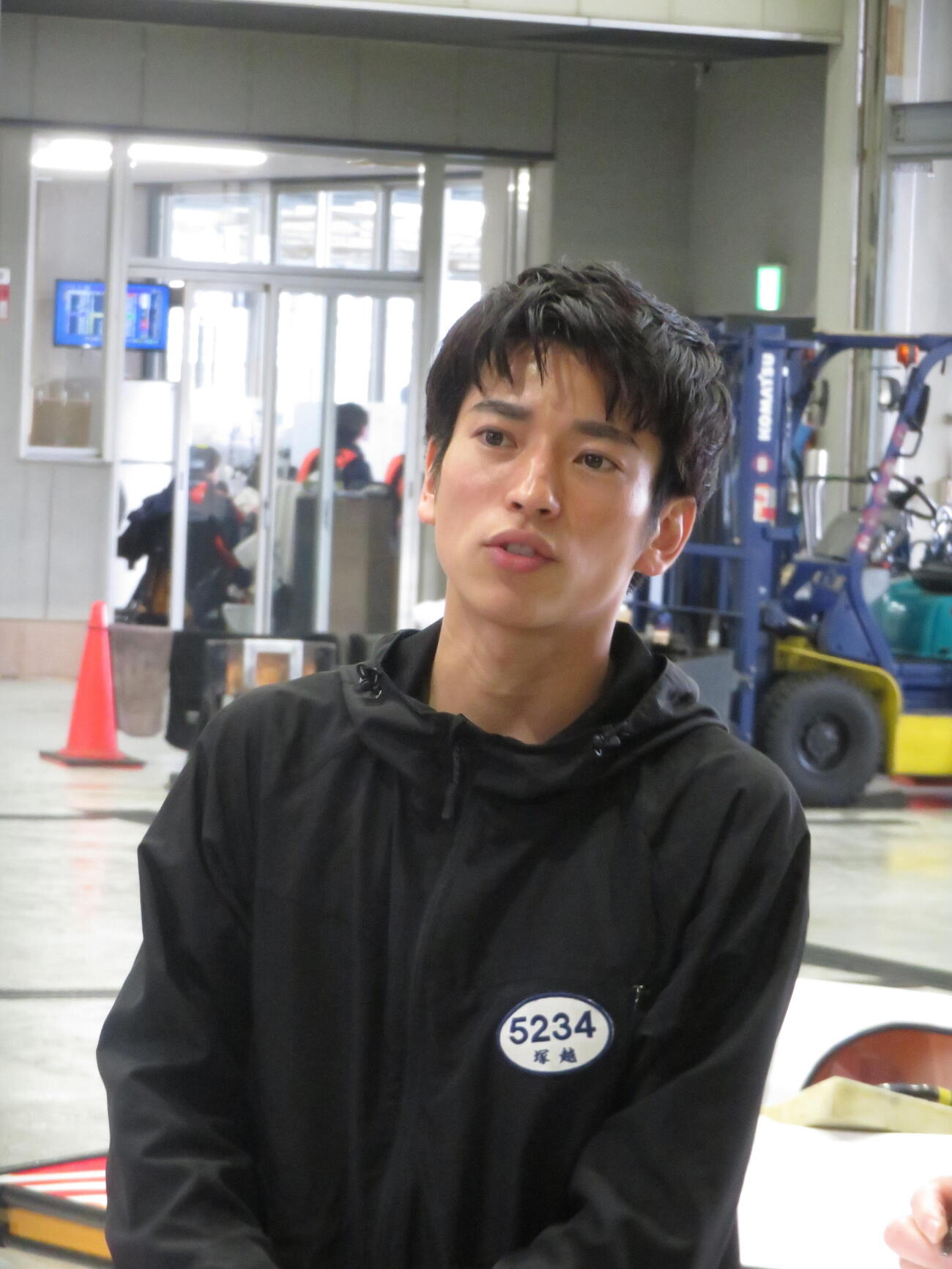 初日ただ1人の連勝発進を飾った塚越海斗