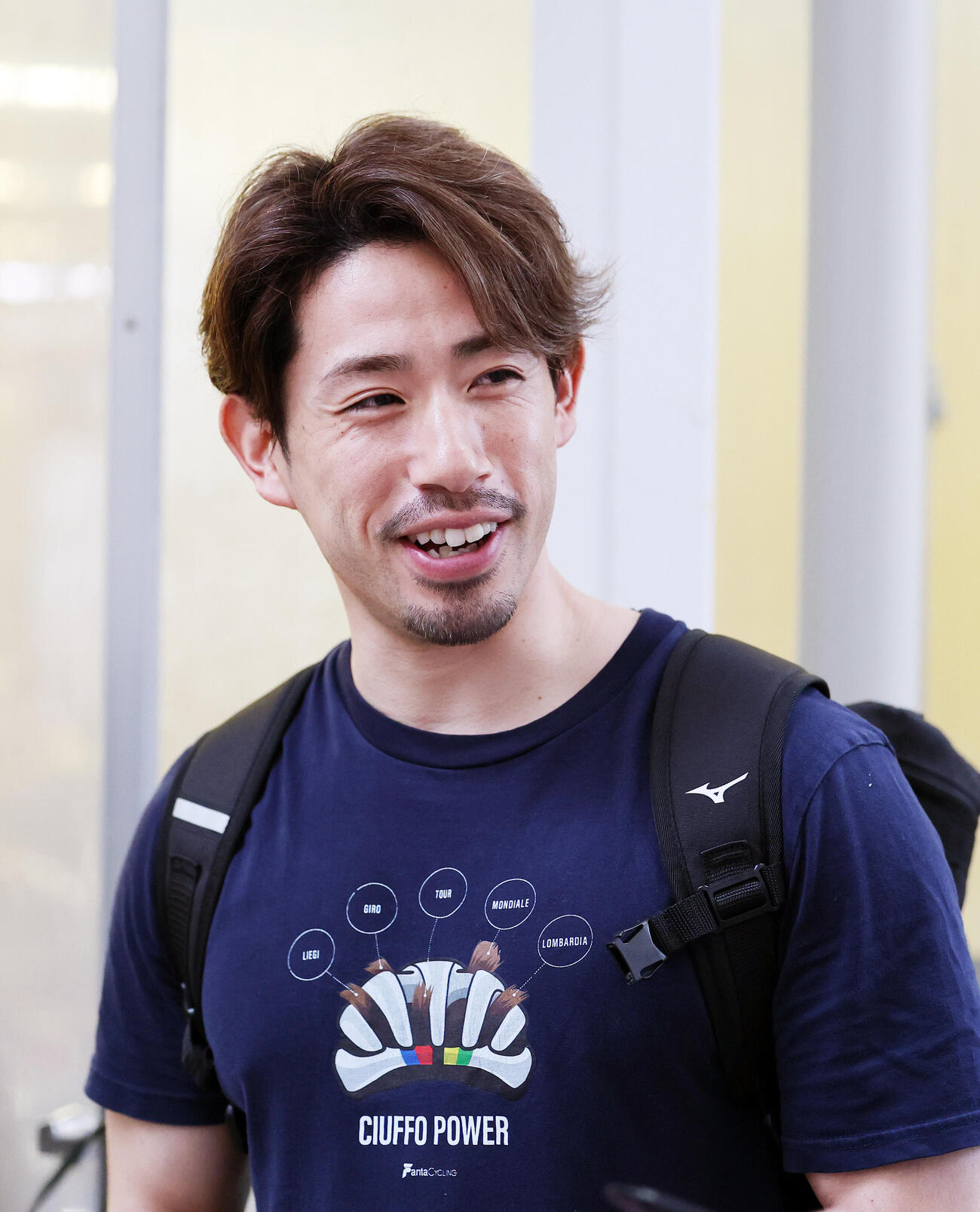 笑顔を見せる新山響平（撮影・鈴木正人）