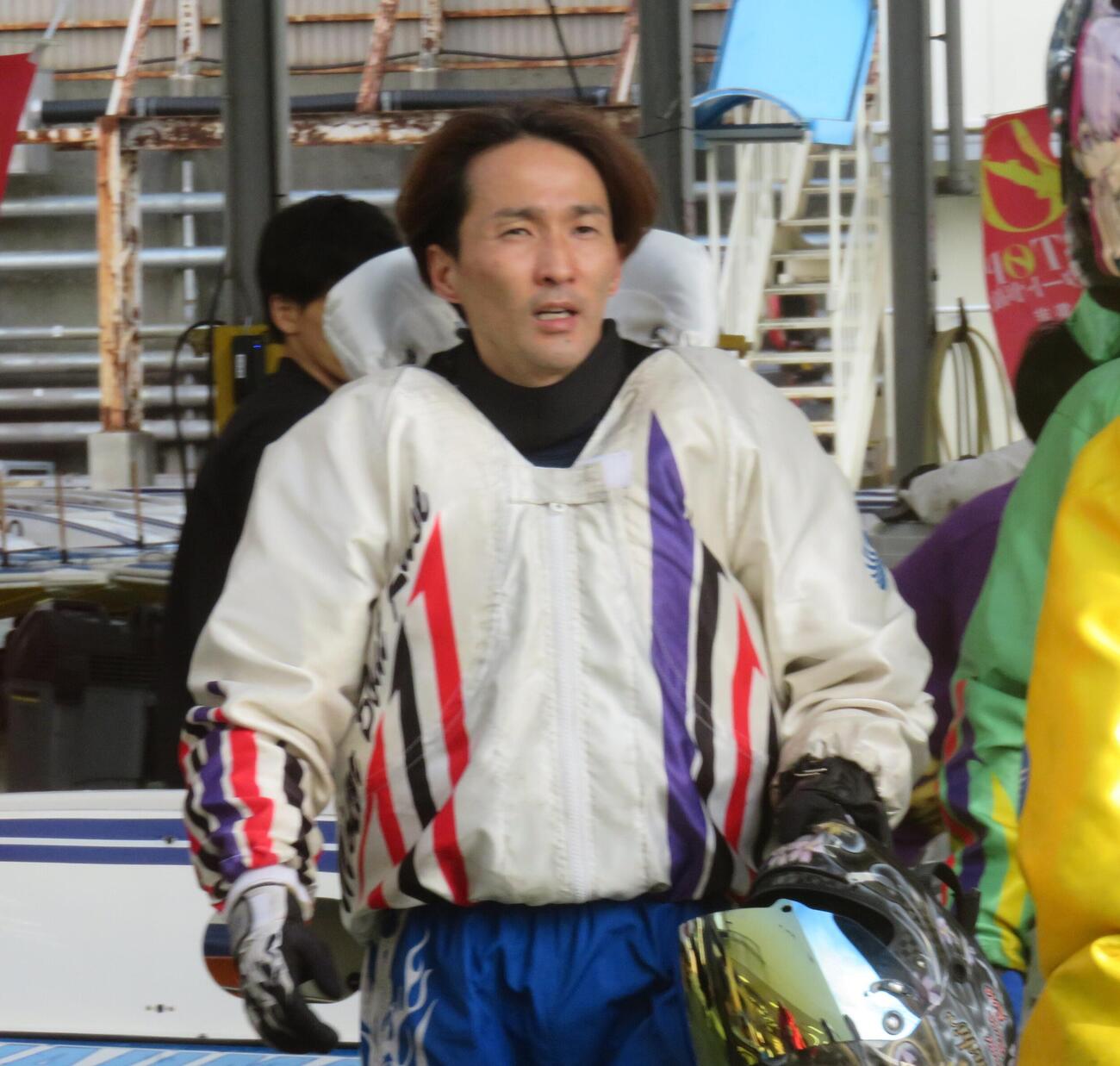 梶野学志は11Rを逃げ切り、少しほっとした表情で引き揚げてきた
