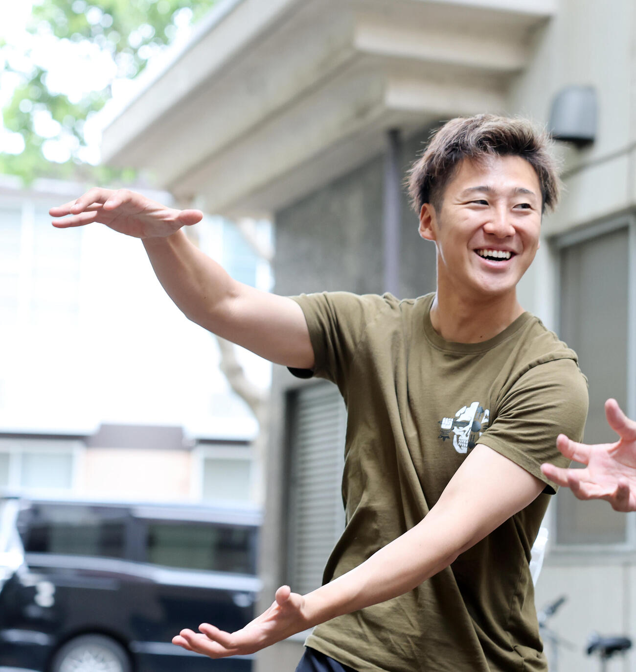 笑顔を見せる真杉匠（撮影・鈴木正人）