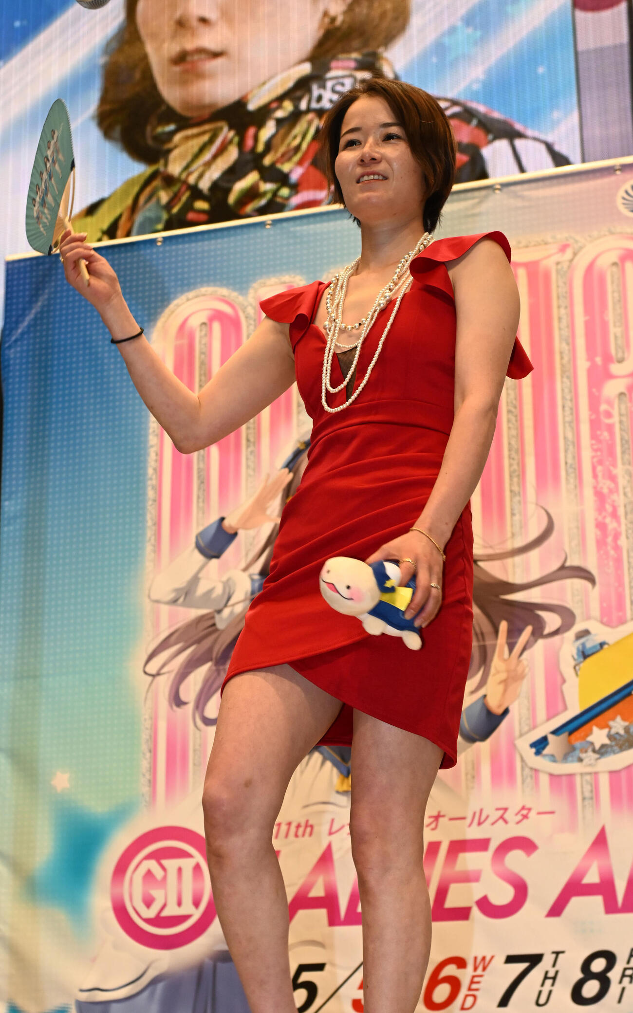 オープニングセレモニーでコスプレを披露する平高奈菜（撮影・和賀正仁）