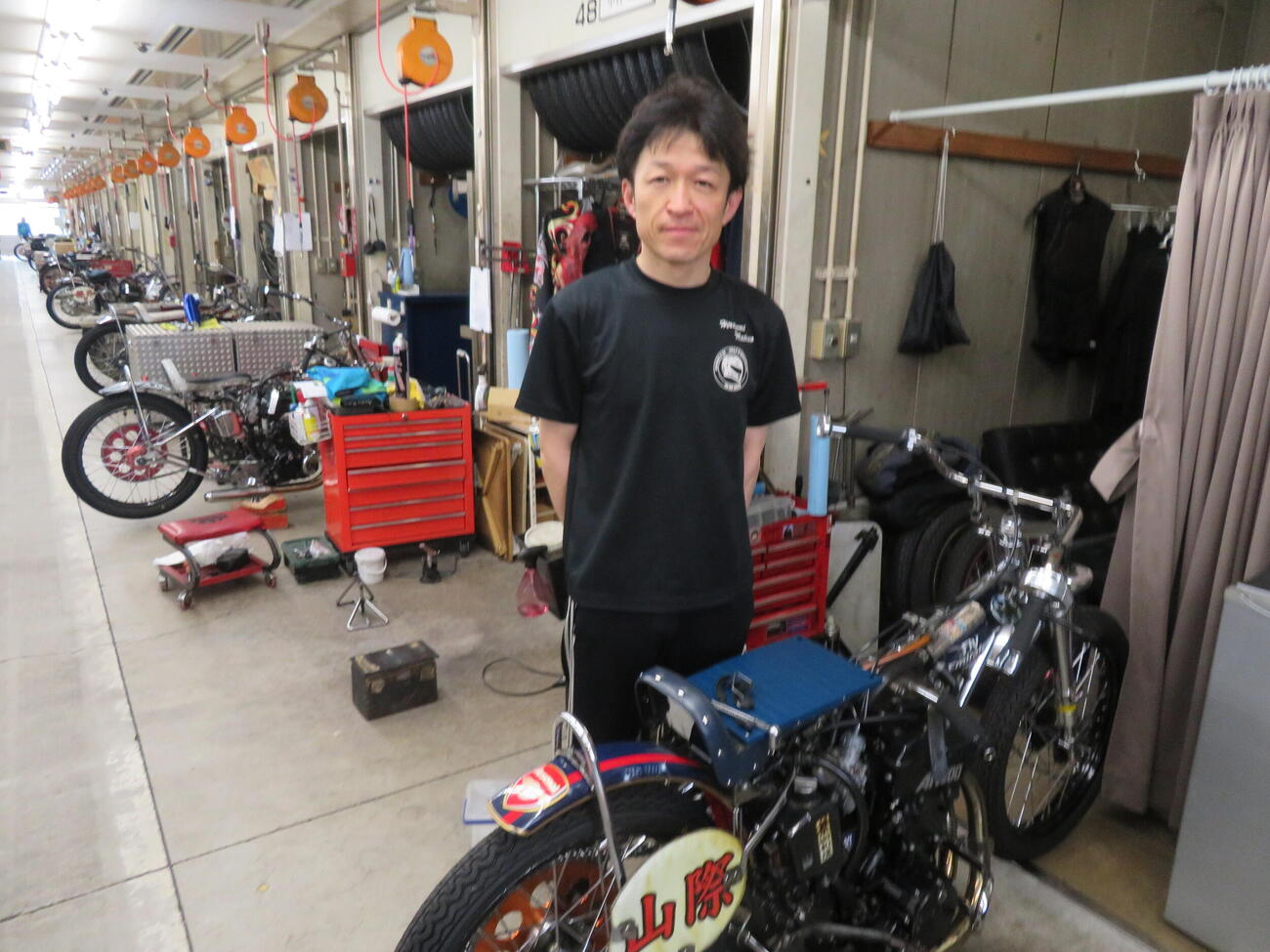 2次予選B6Rで見事に1着ゴールを決めた山際真介（撮影・小川将司）