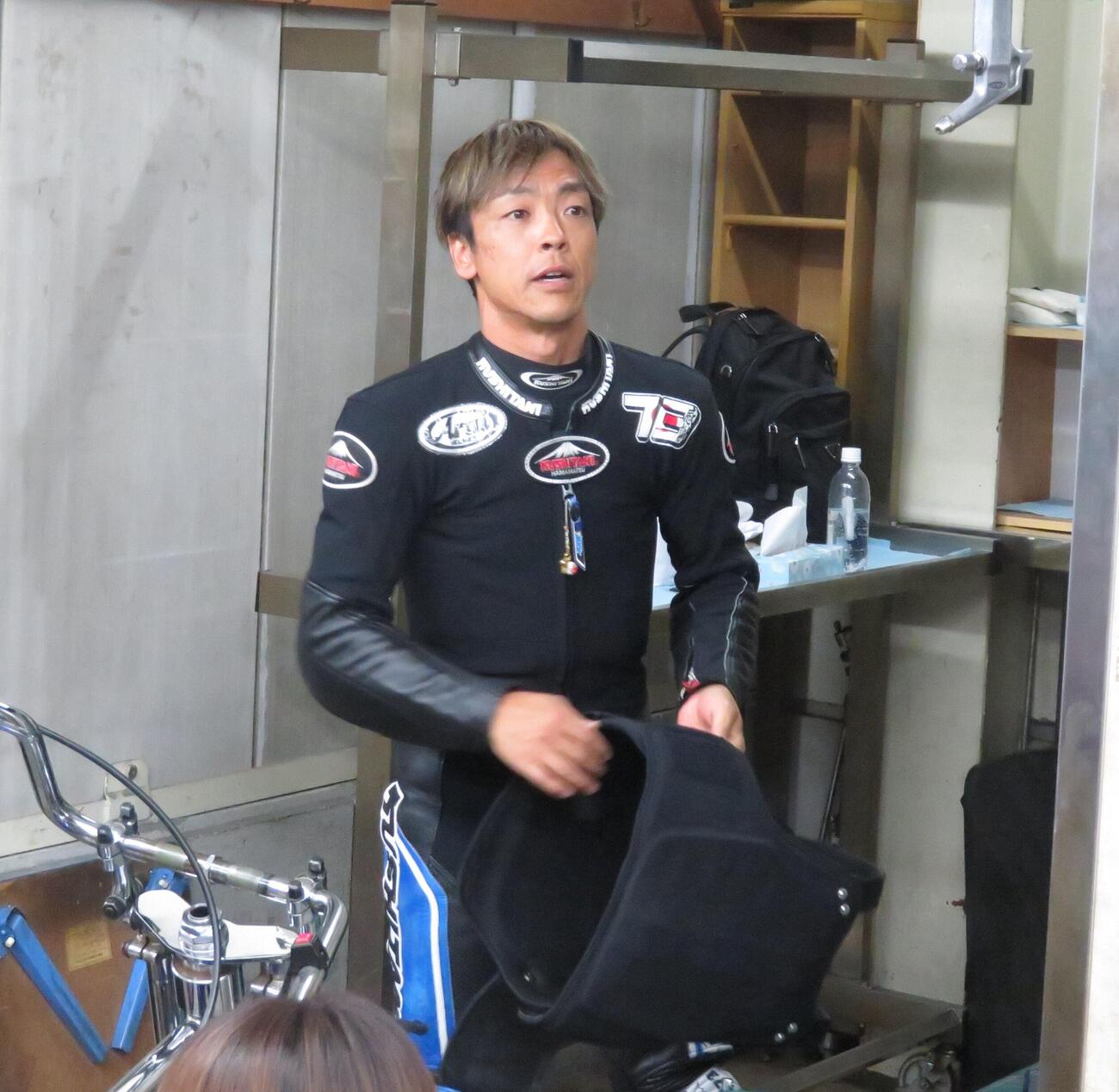 優勝戦2着に悔しそうなレース直後の青山周平（撮影・小川将司）