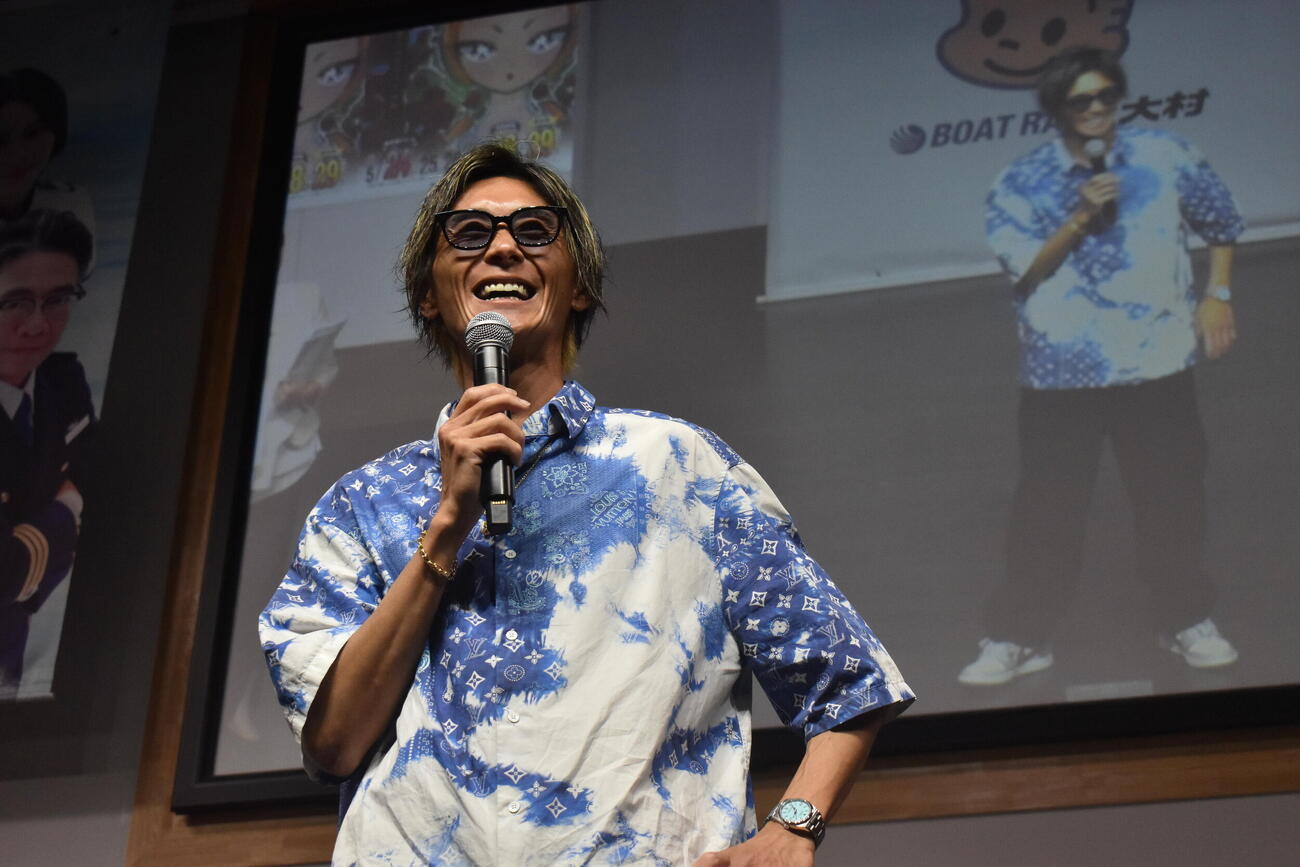 ファンの質問に答える峰竜太＝2026／05／24