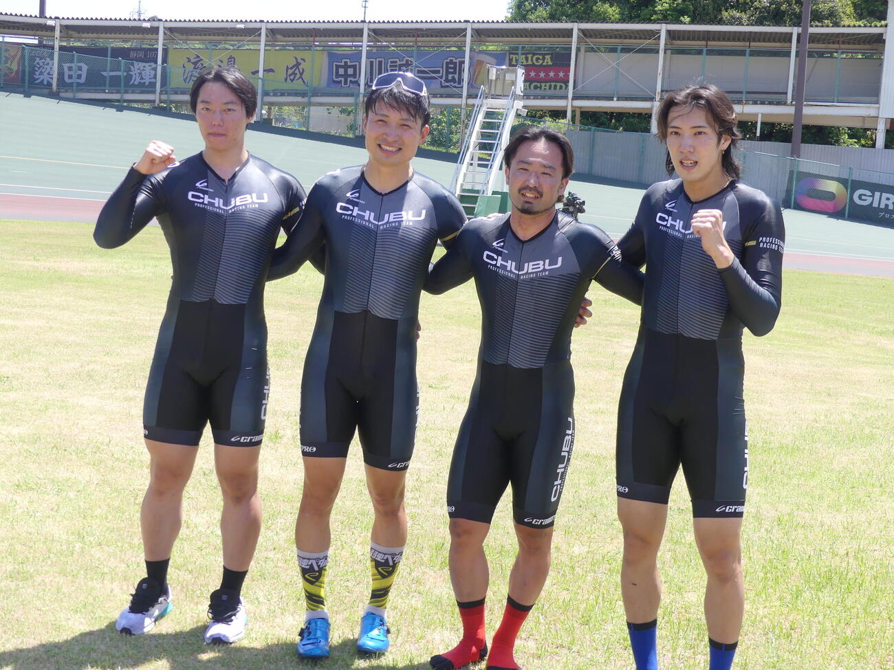4キロ団体追い抜きで優勝した中部地区の4人（左から橋本優己、橋本英也、長尾拳太、棚瀬義大）