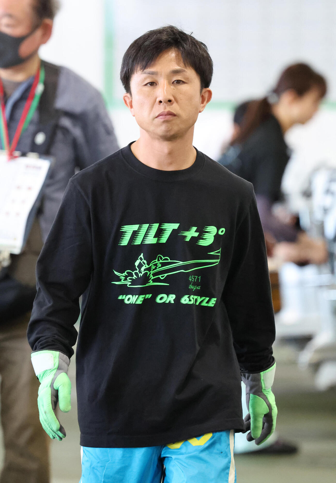 菅章哉はチルトMAXで攻め込む（撮影・西尾就之）