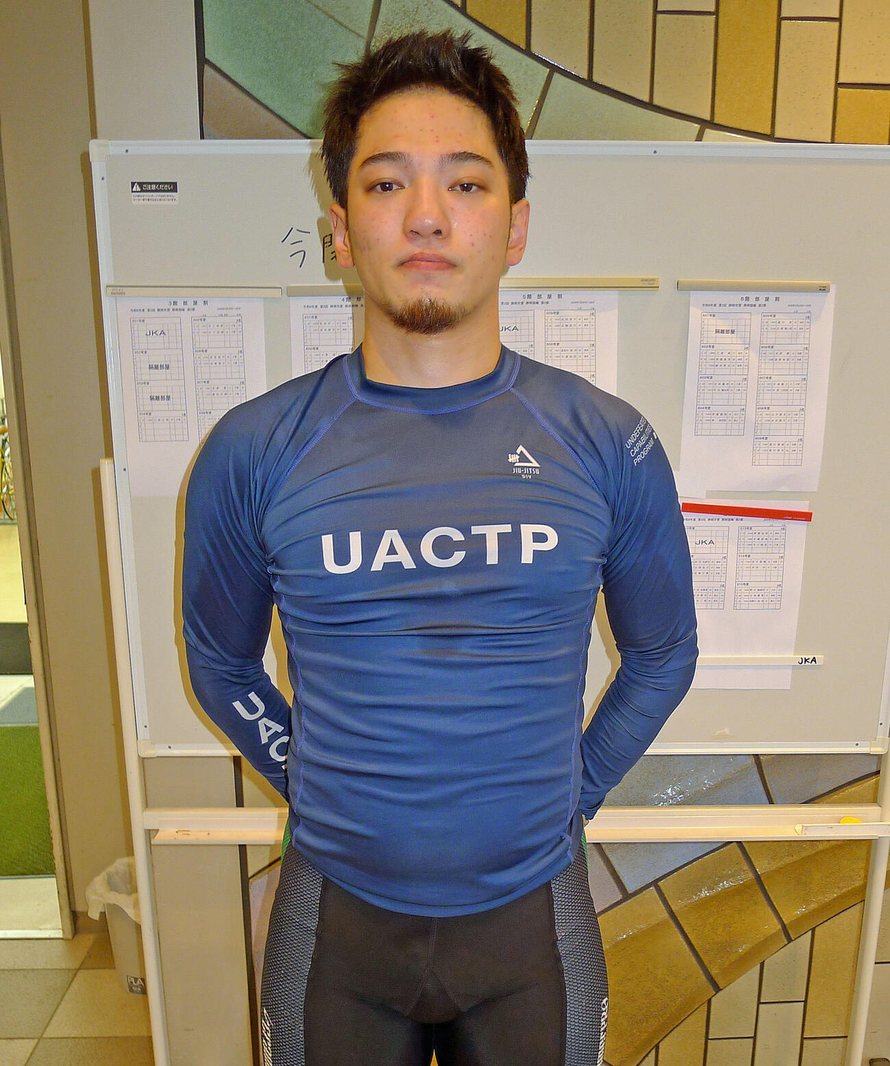 レース内容を反省して決勝に臨む張野幸聖