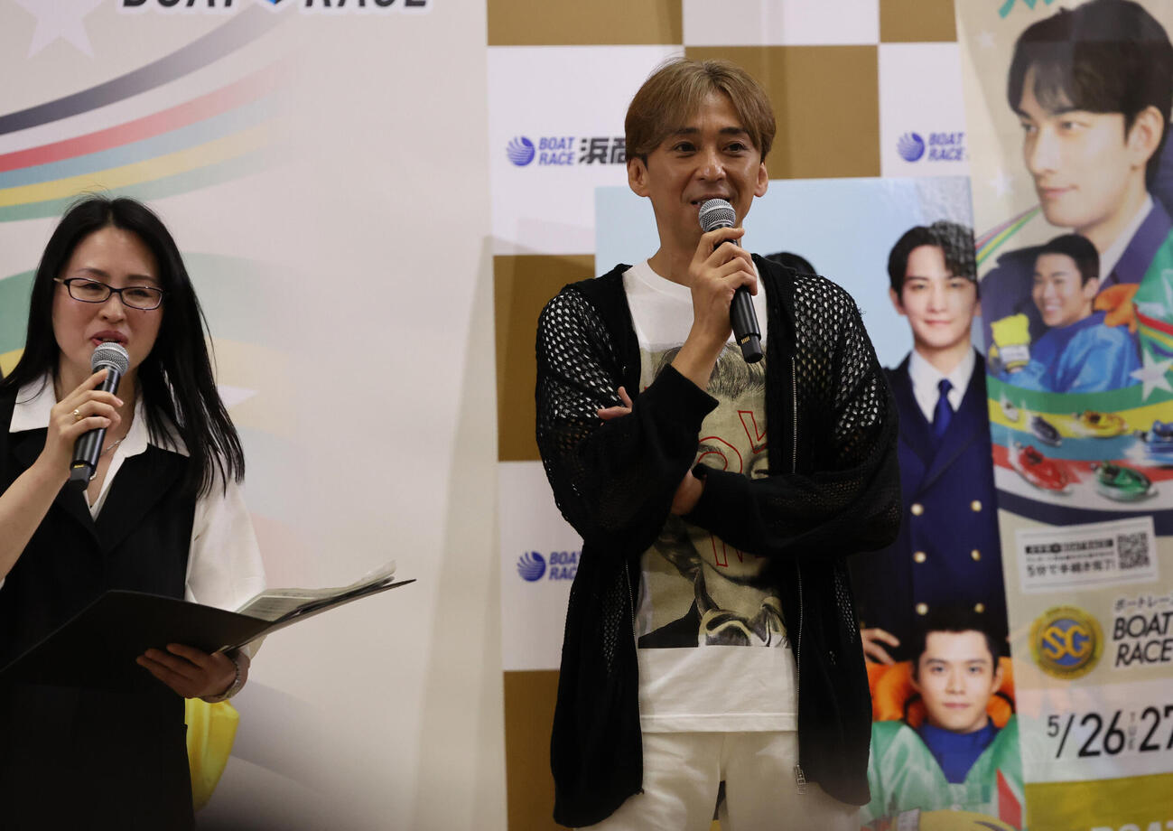 トークショーを行ったオートレーサーの森且行（撮影・西尾就之）