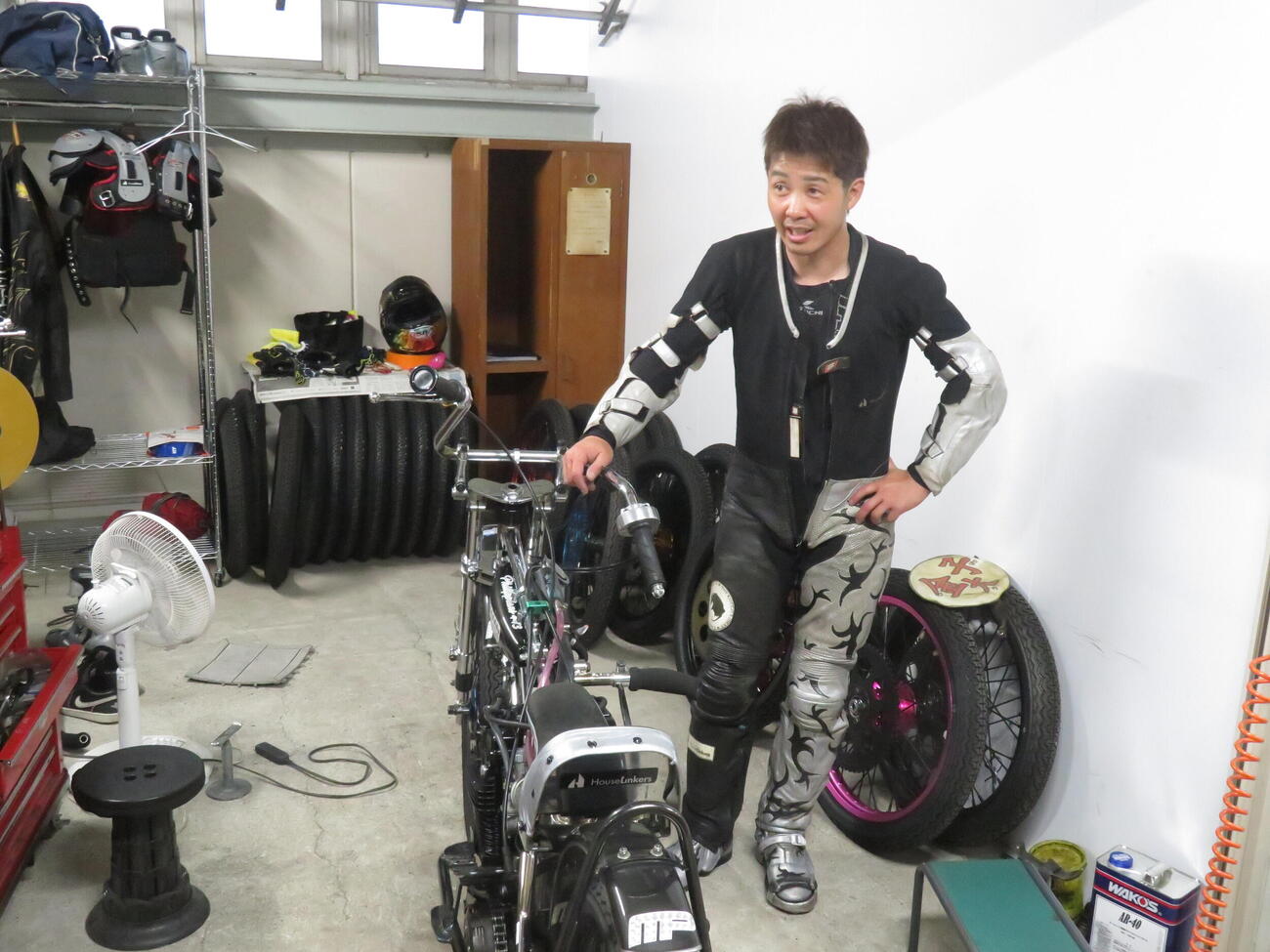 2日目の2次予選A9Rで5着に敗れた金子大輔は苦笑いでレースを振り返る（撮影・小川将司）