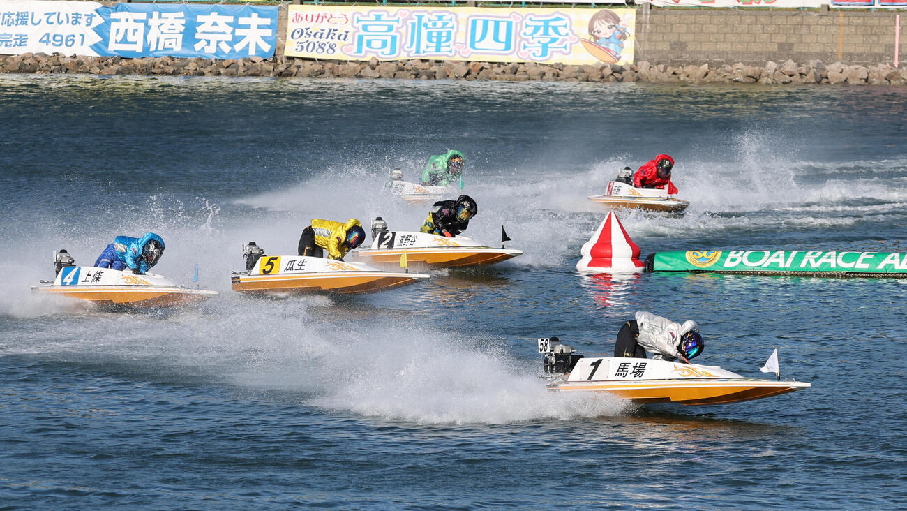 12R 1着＝馬場貴也、2着＝上條暢嵩、3着＝瓜生正義（撮影・西尾就之）