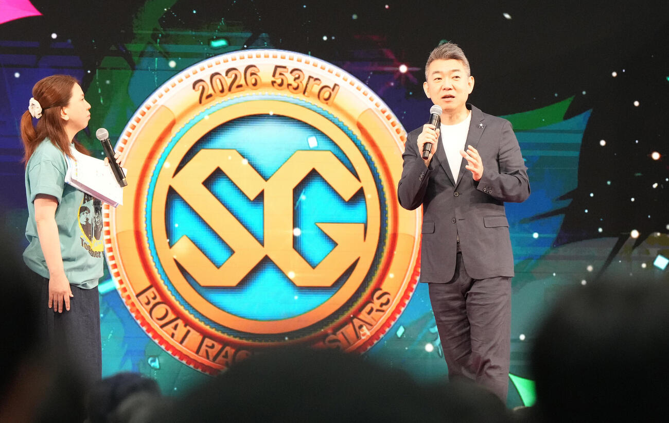 SGボートレースオールスター「6日目・最終日」　　トークショーに出演する橋下徹（右）（撮影・森本幸一）