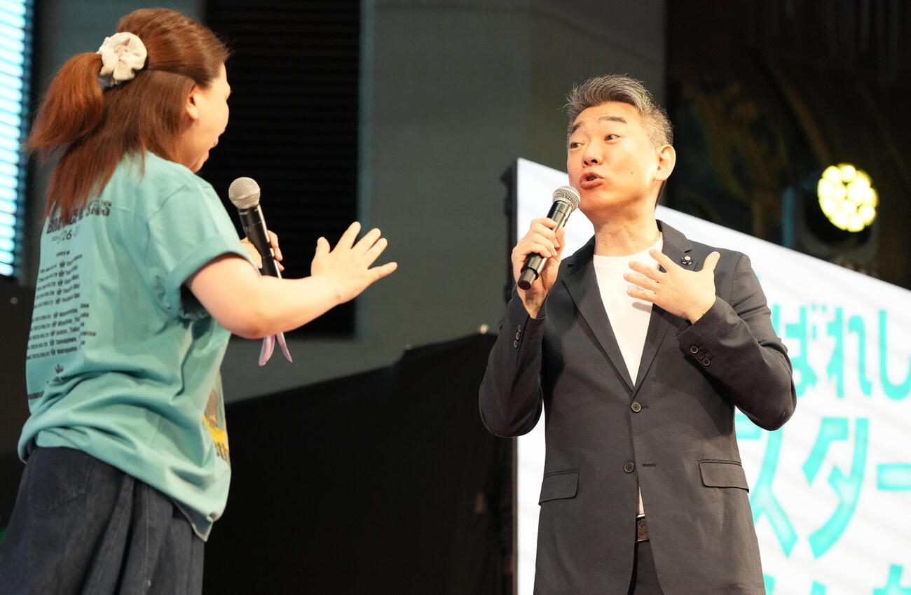 SGボートレースオールスター「6日目・最終日」　　トークショーに出演する橋下徹（右）（撮影・森本幸一）