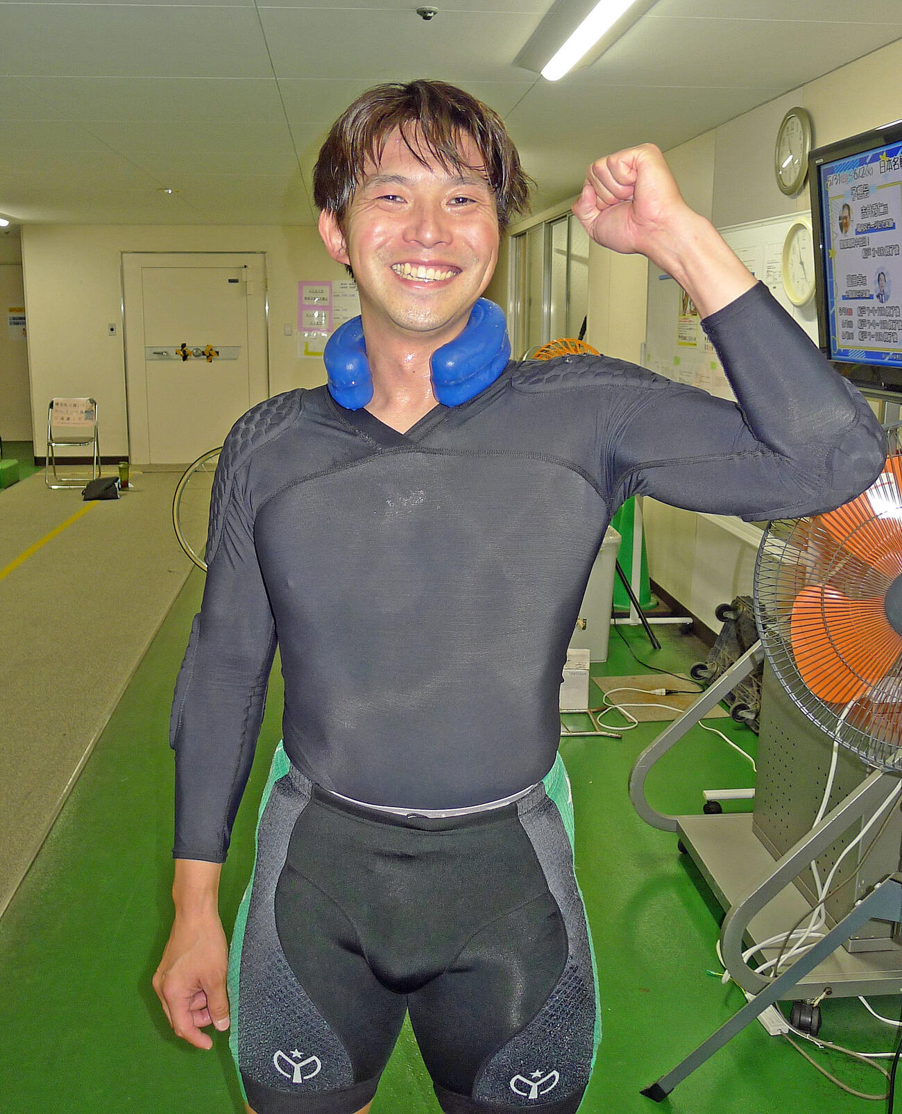 白星発進に笑顔を見せる外崎一成